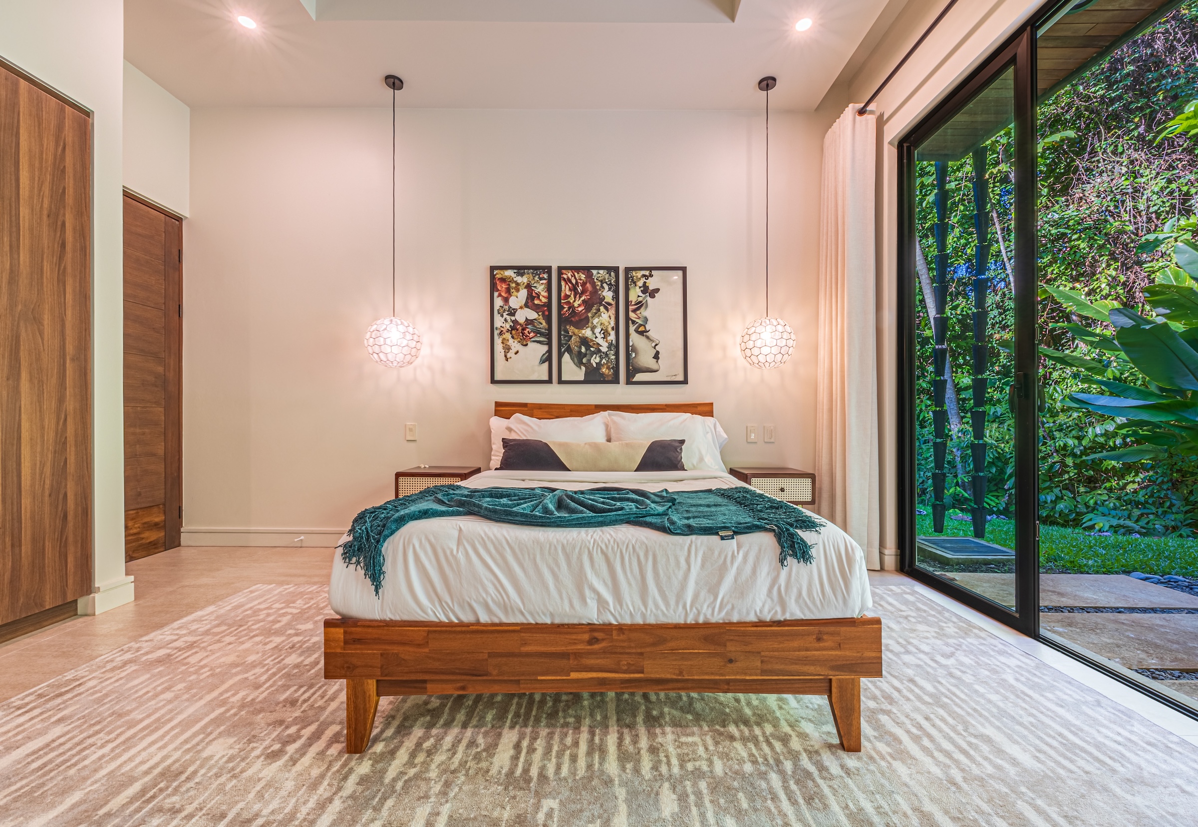 NEW-BUILD TROPICAL RESIDENCE WITH OCEAN VIEWS, IN PLAYA HERMOSA – 1.46 ACRES
