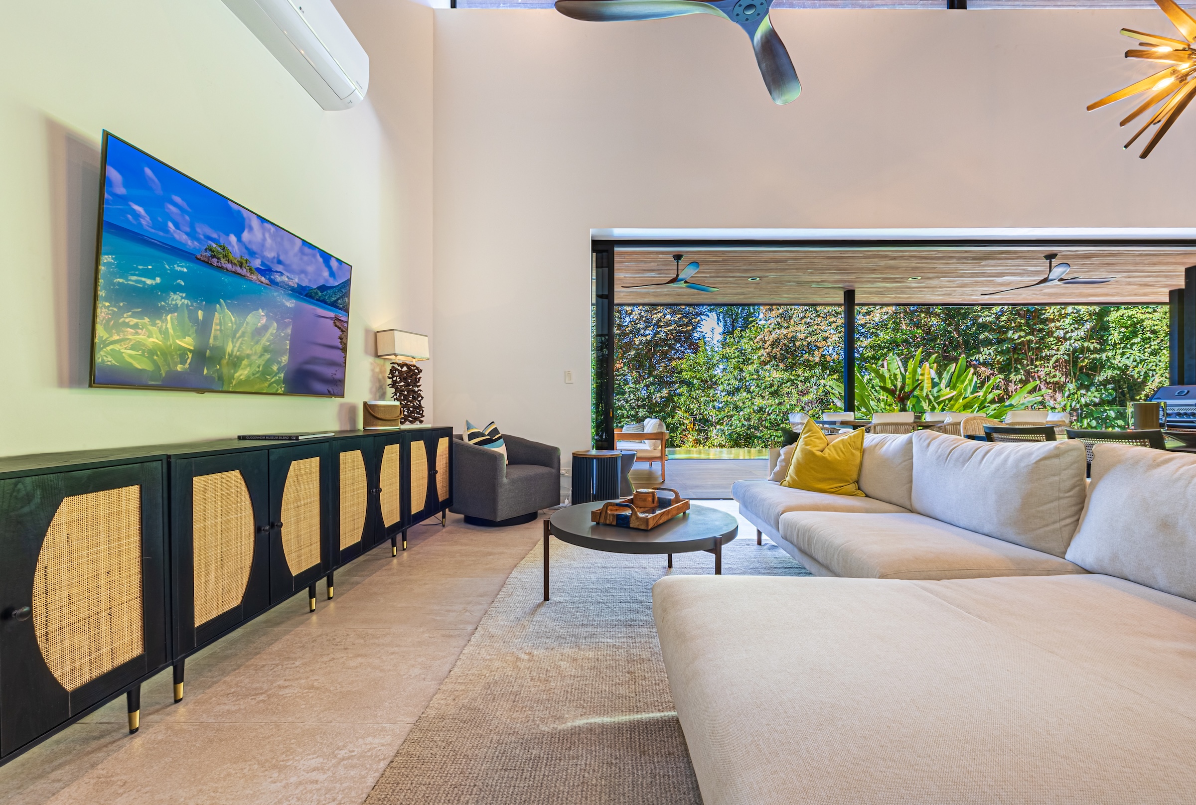 NEW-BUILD TROPICAL RESIDENCE WITH OCEAN VIEWS, IN PLAYA HERMOSA – 1.46 ACRES