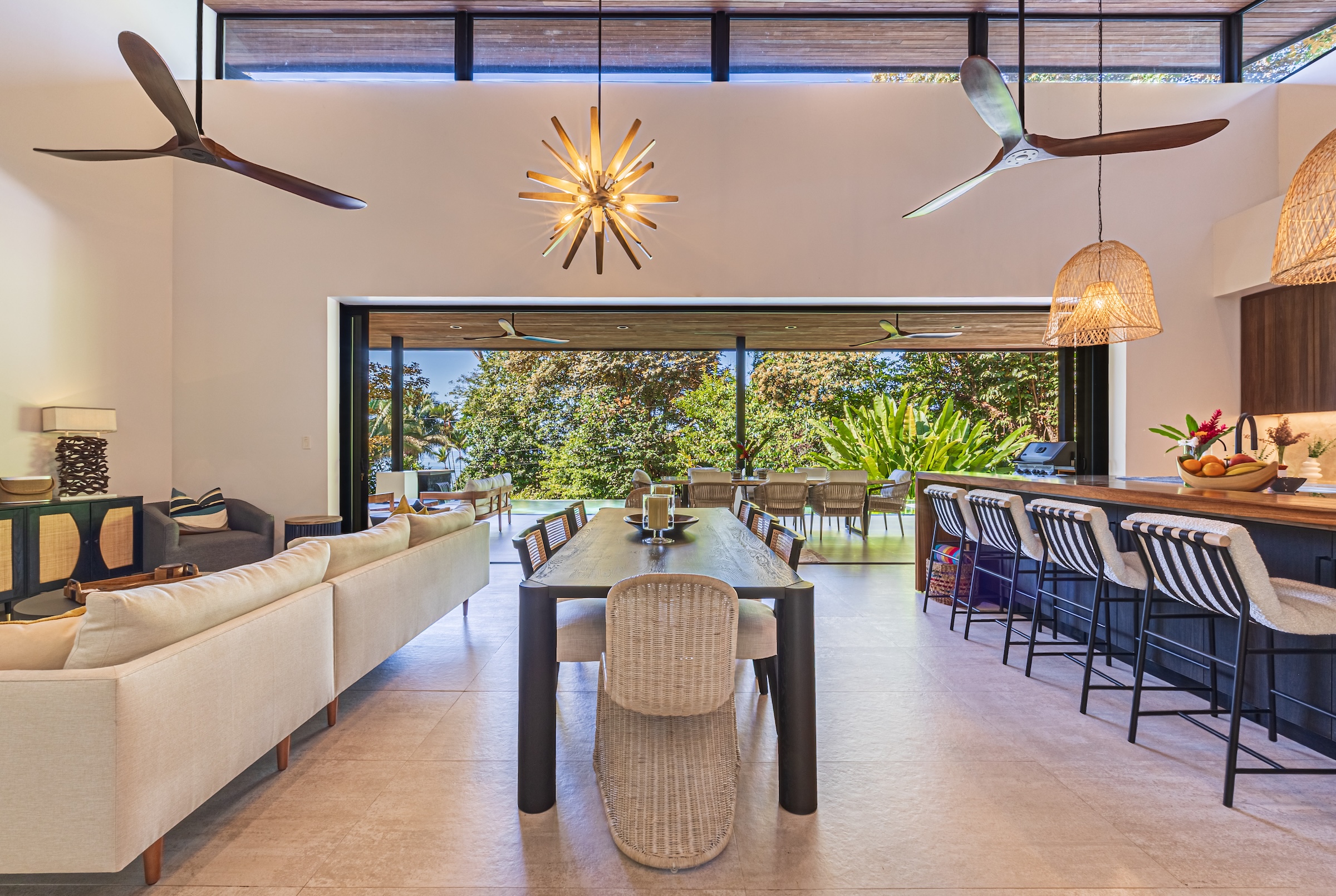 NEW-BUILD TROPICAL RESIDENCE WITH OCEAN VIEWS, IN PLAYA HERMOSA – 1.46 ACRES
