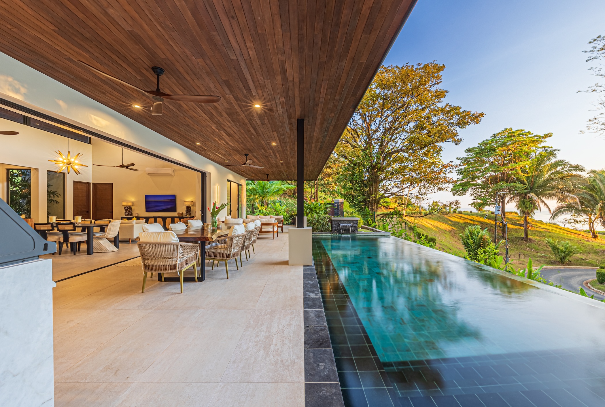 NEW-BUILD TROPICAL RESIDENCE WITH OCEAN VIEWS, IN PLAYA HERMOSA – 1.46 ACRES