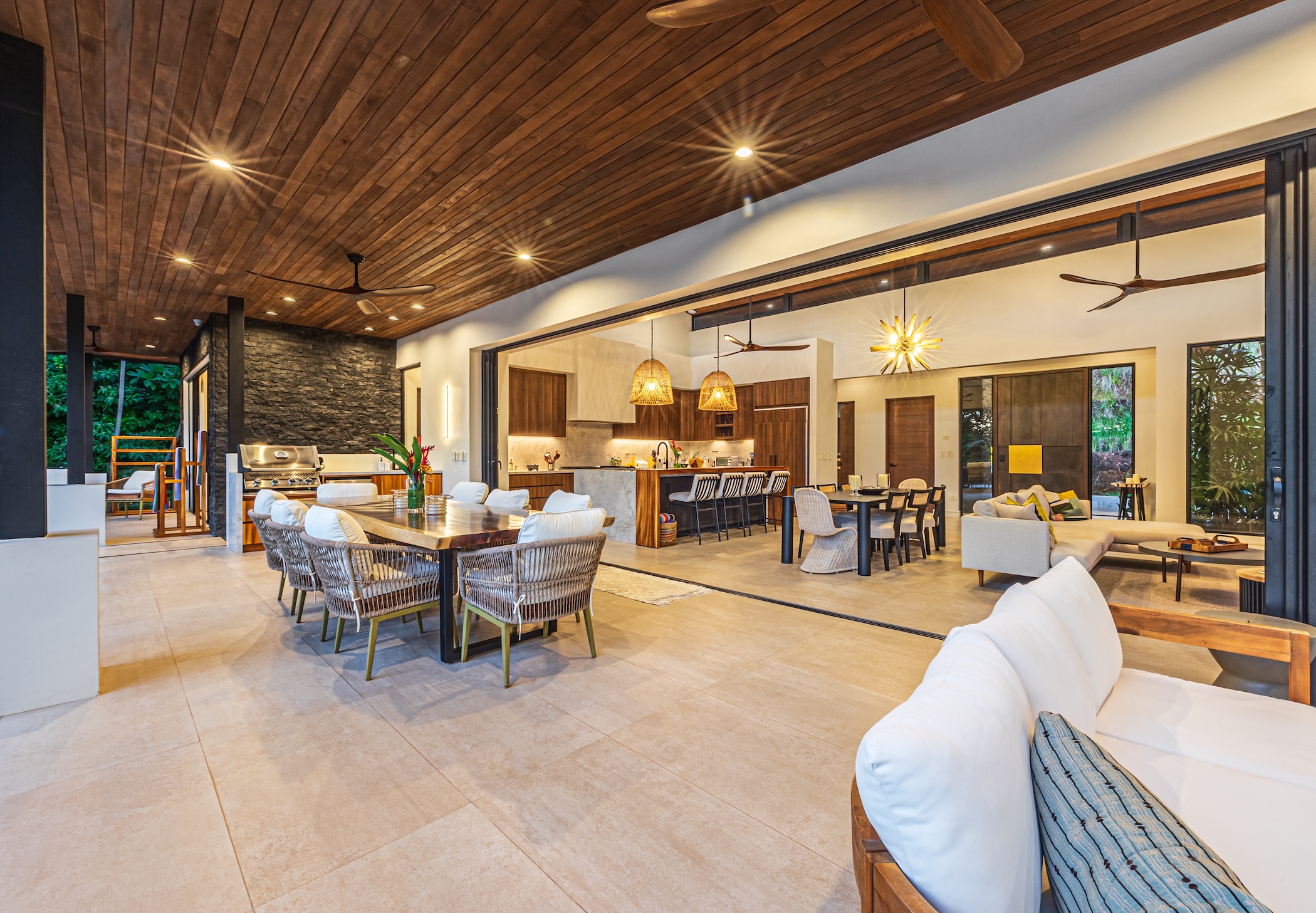 NEW-BUILD TROPICAL RESIDENCE WITH OCEAN VIEWS, IN PLAYA HERMOSA – 1.46 ACRES