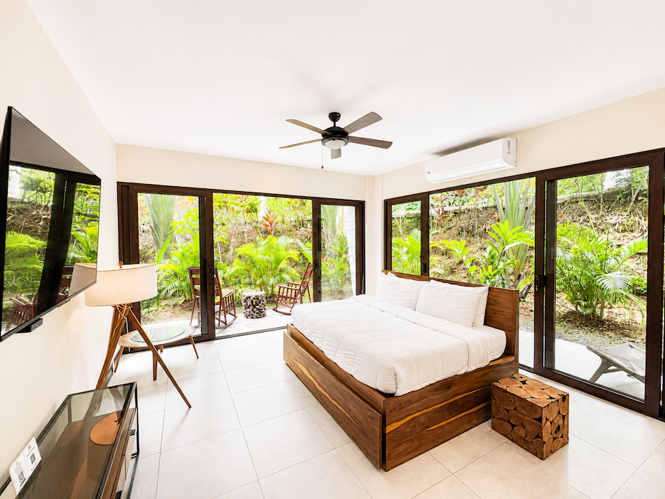 2-BEDROOM CONDO WITH POOL IN RIO MONO, MANUEL ANTONIO – 2.77 ACRES