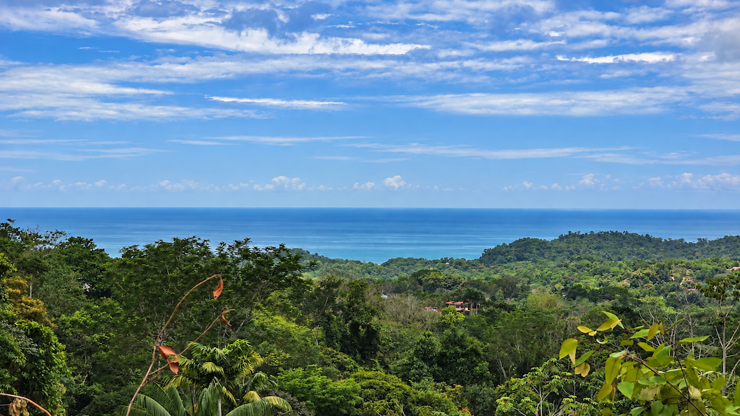 LOT WITH OCEAN AND MOUNTAIN VIEWS, IN OJOCHAL – 0.29 ACRES