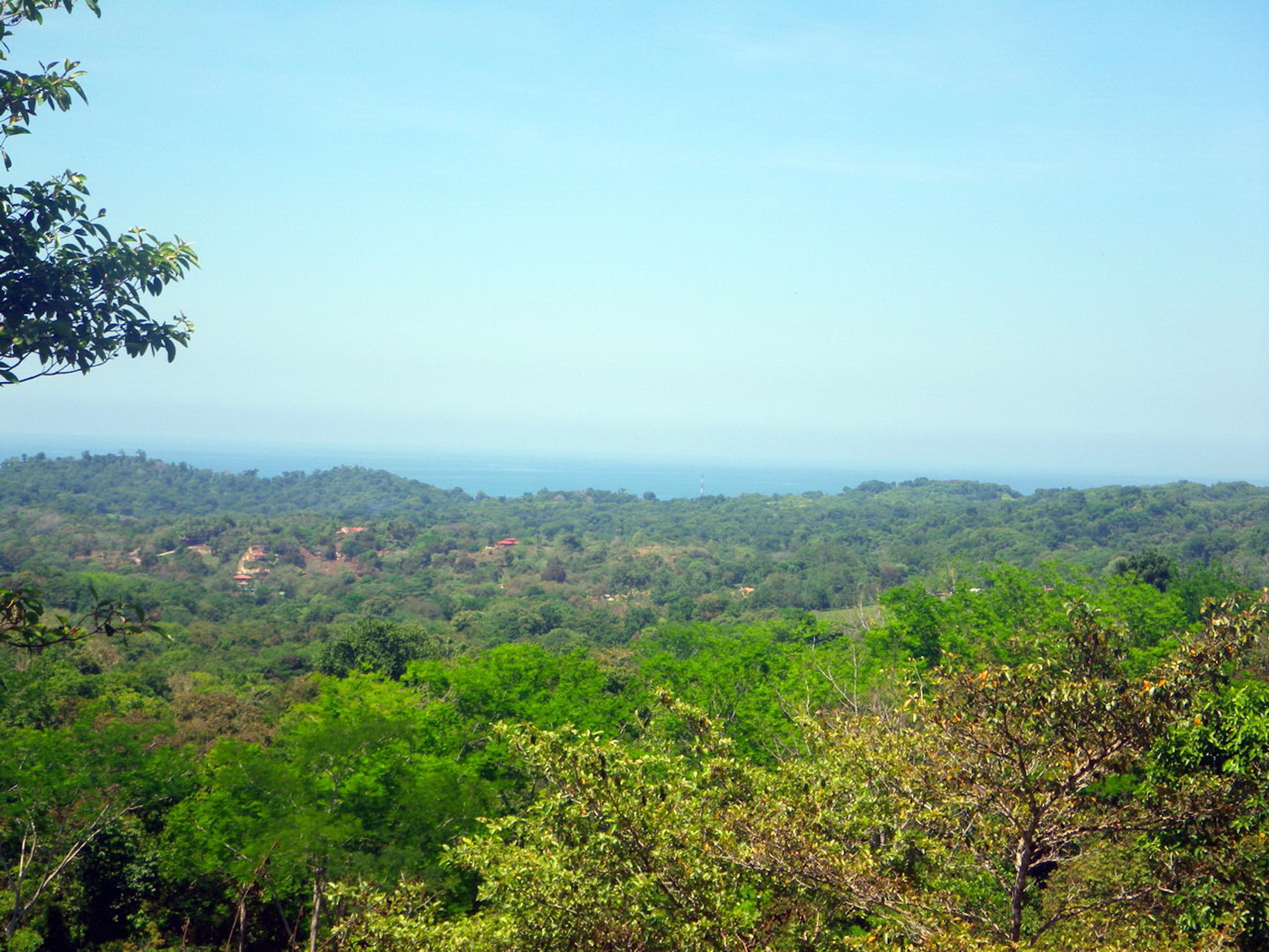 LOT WITH OCEAN AND MOUNTAIN VIEWS, IN OJOCHAL – 0.29 ACRES