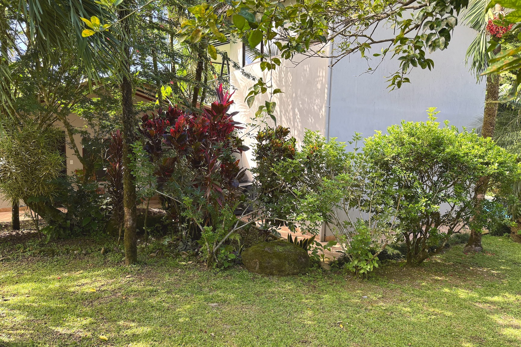 2-BEDROOM HOUSE WITH POOL AND MOUNTAIN VIEWS, IN OJOCHAL – 0.17 ACRES