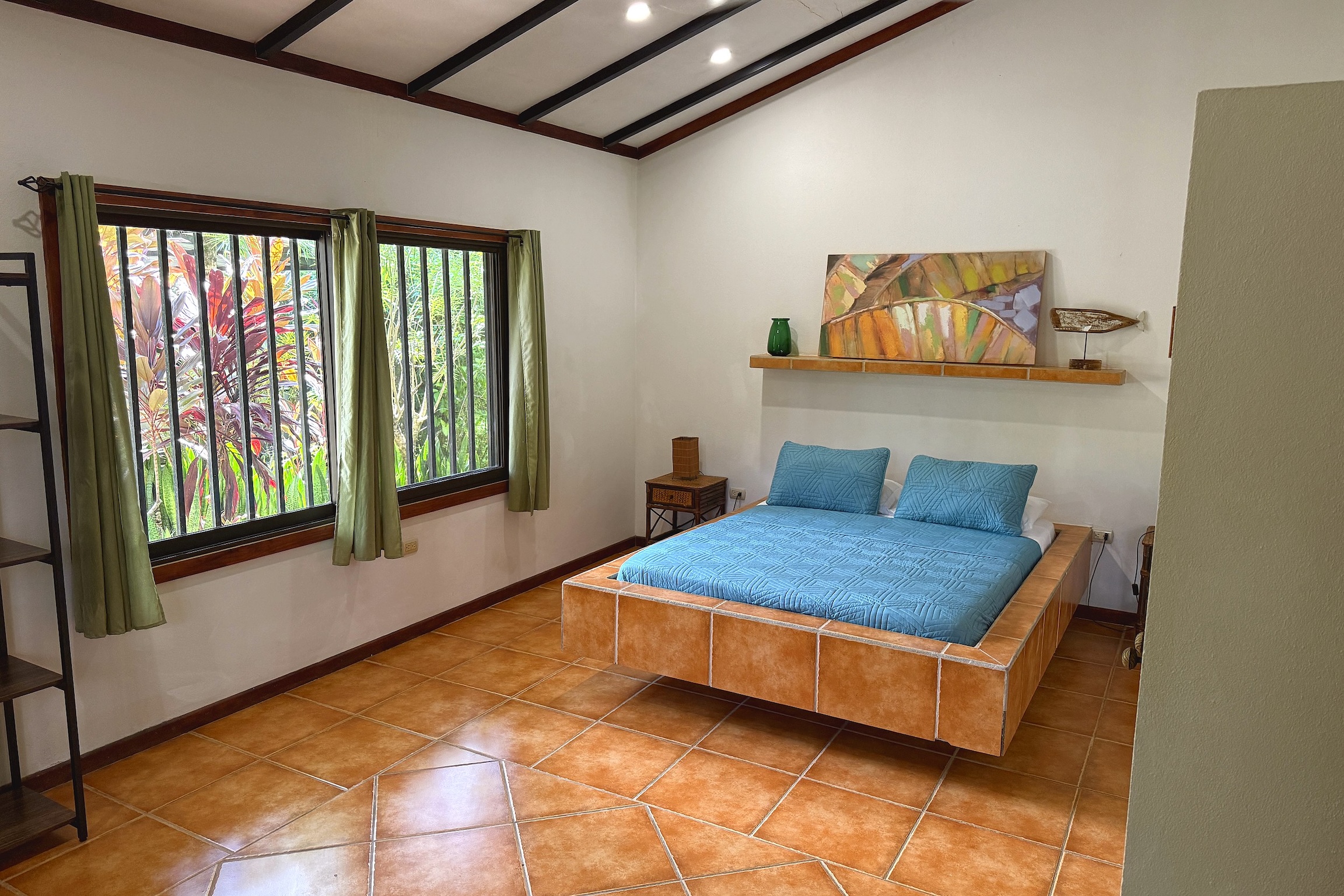 2-BEDROOM HOUSE WITH POOL AND MOUNTAIN VIEWS, IN OJOCHAL – 0.17 ACRES