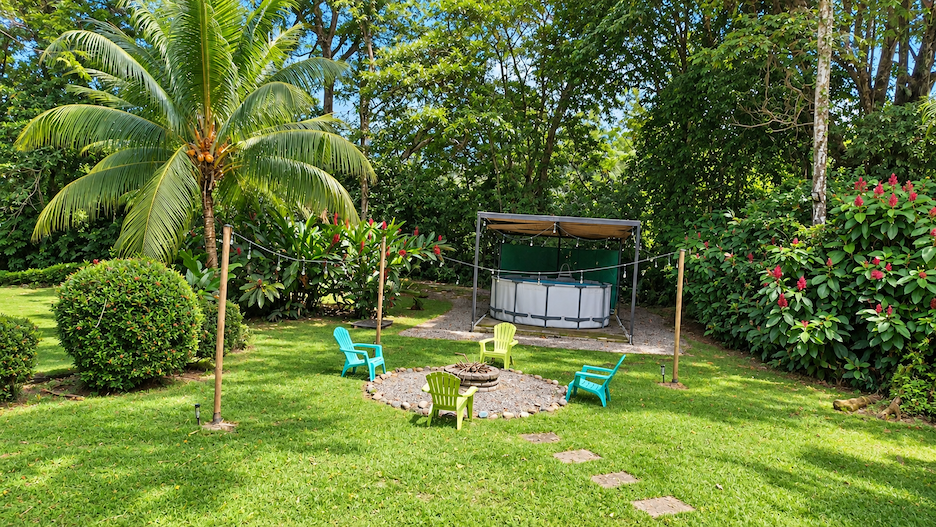 WOODEN CABIN WITH A NEARBY RIVER AND TROPICAL NATURE, IN UVITA