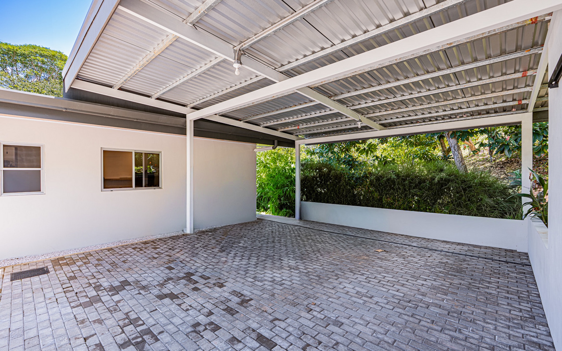 RIVERFRONT PROPERTY NEAR UVITA – PERMANENT RIVER, CASCADES & NATURAL SWIMMING POOLS