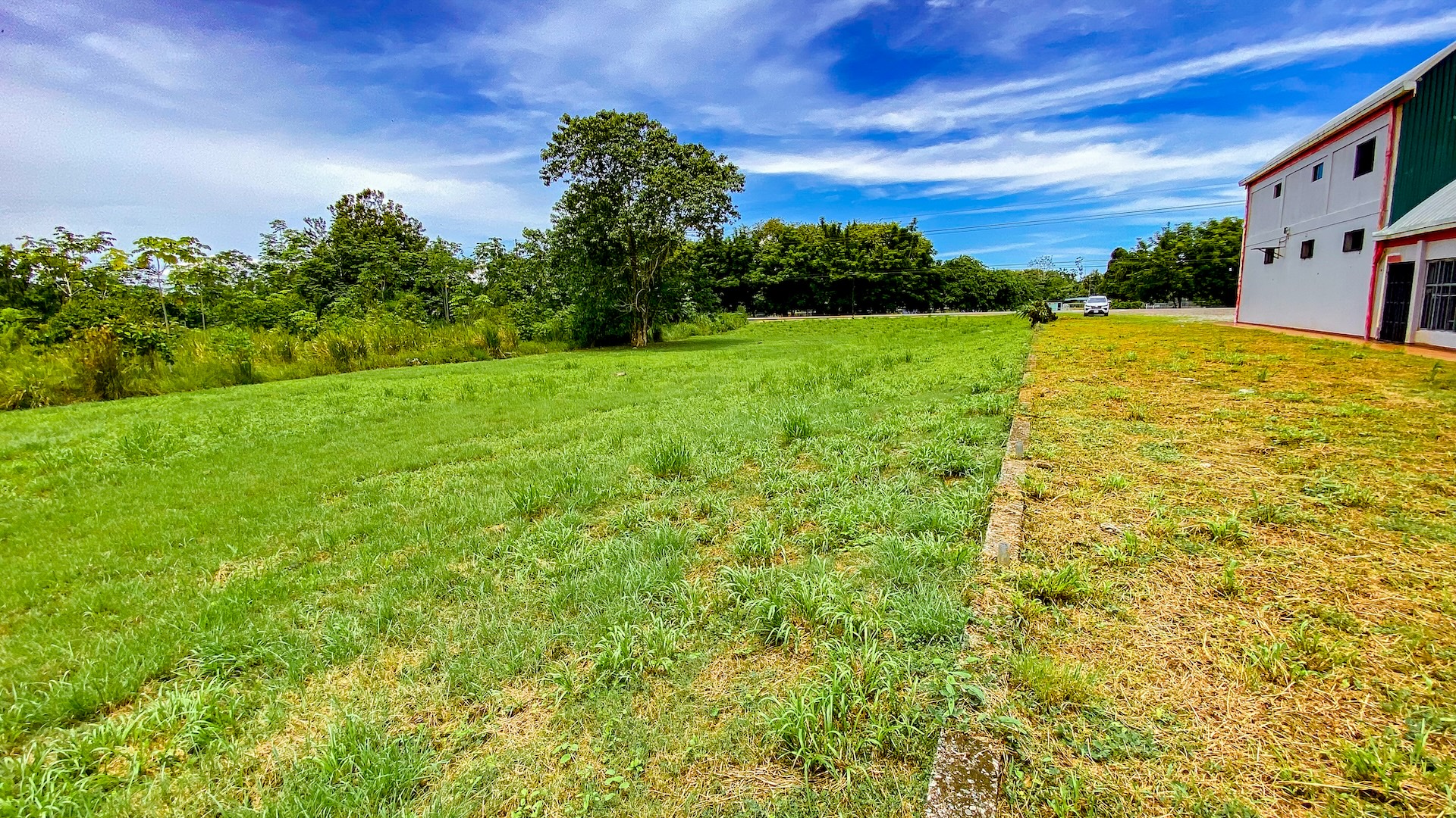FLAT 0.59-ACRE LOT WITH DIRECT ACCESS TO THE COASTAL ROAD AND HIGH COMMERCIAL POTENTIAL IN CORONADO TRES RIOS