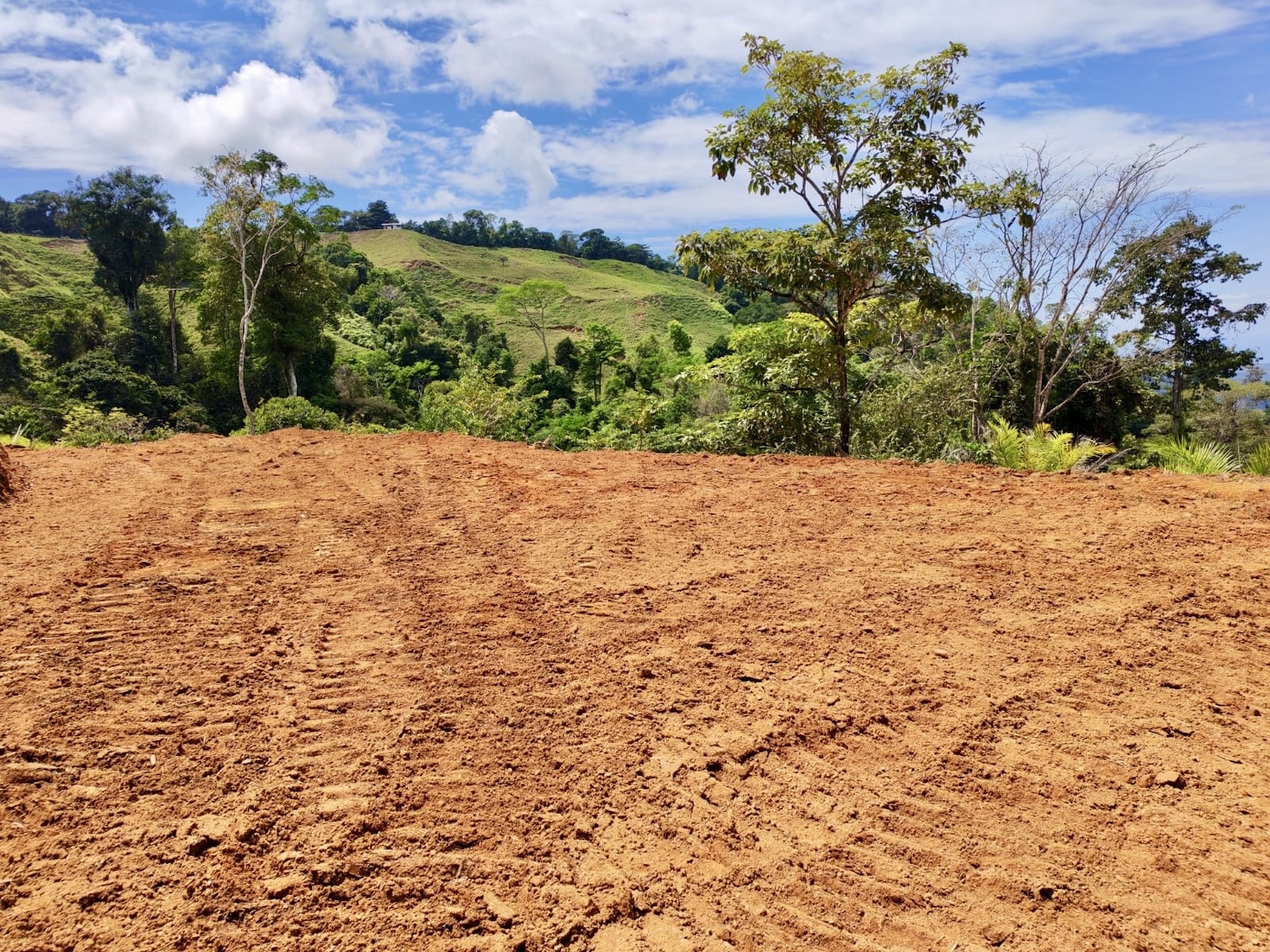 10-HECTARE PROPERTY IN THE MOUNTAINS OF SAN CRISTÓBAL DE AGUIRRE, NEAR TO SILENCIO