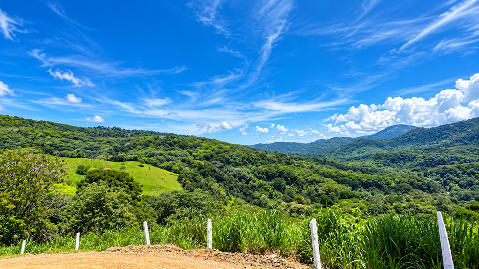 BUILDING LOT WITH VIEWS OF TWO WATERFALLS NEAR PLAYA DOMINICAL – 2.47 ACRES