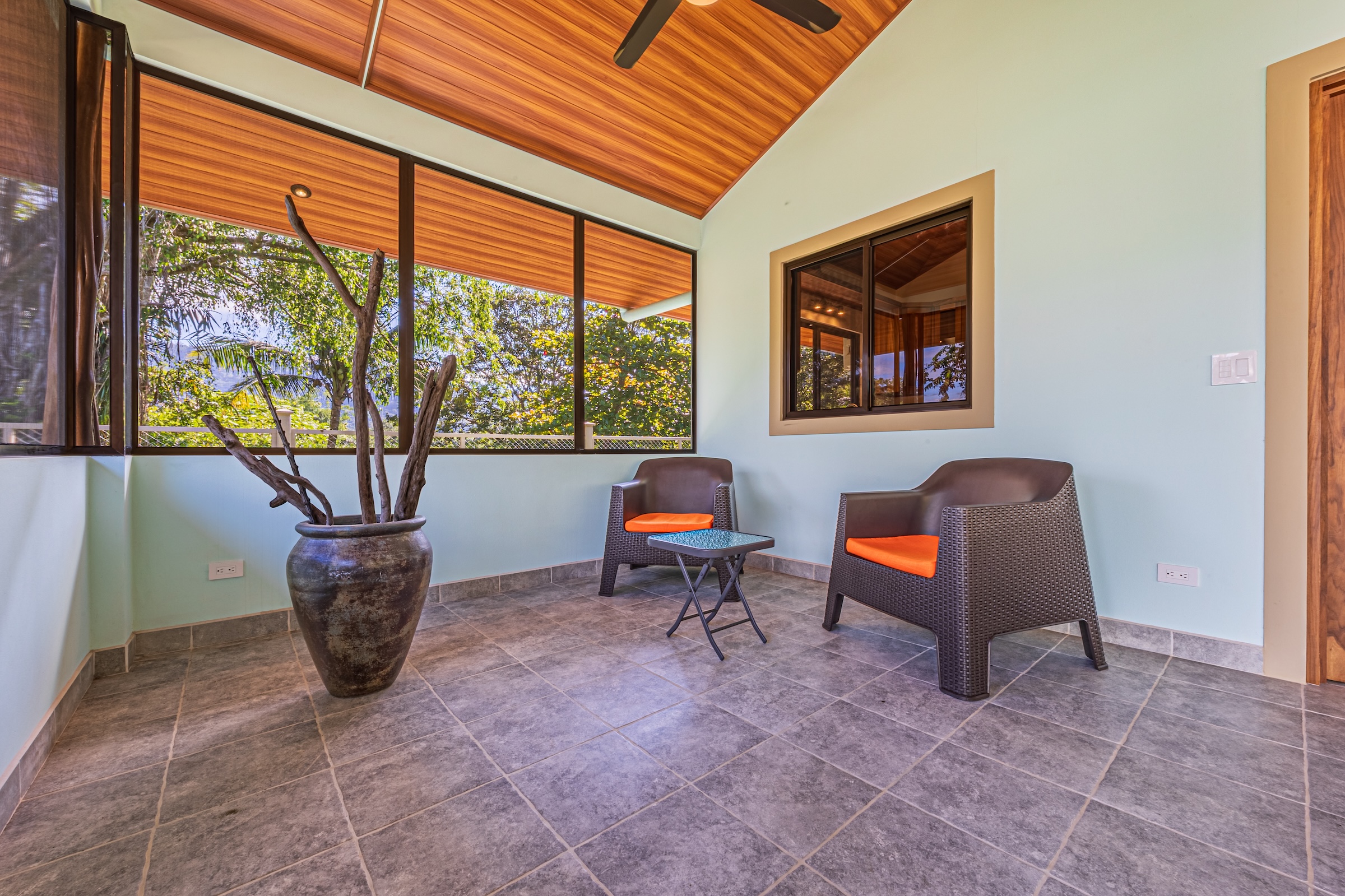 CASA TORTUGA  MODERN CONCRETE HOME NEAR PLAYA MATAPALO, IN MATAPALO