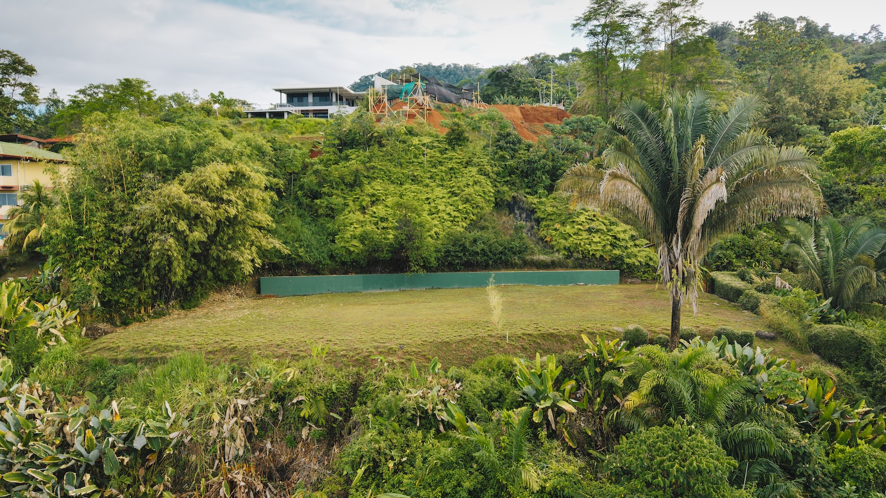2.23-ACRE PROPERTY WITH PANORAMIC OCEAN VIEWS, IN UVITA