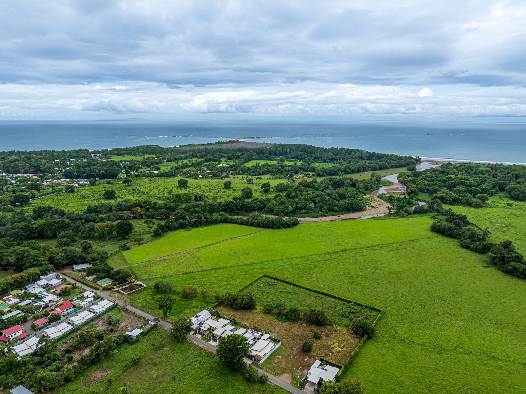 CASA LIBELULA BRAND-NEW MODERN TROPICAL HOME, IN UVITA