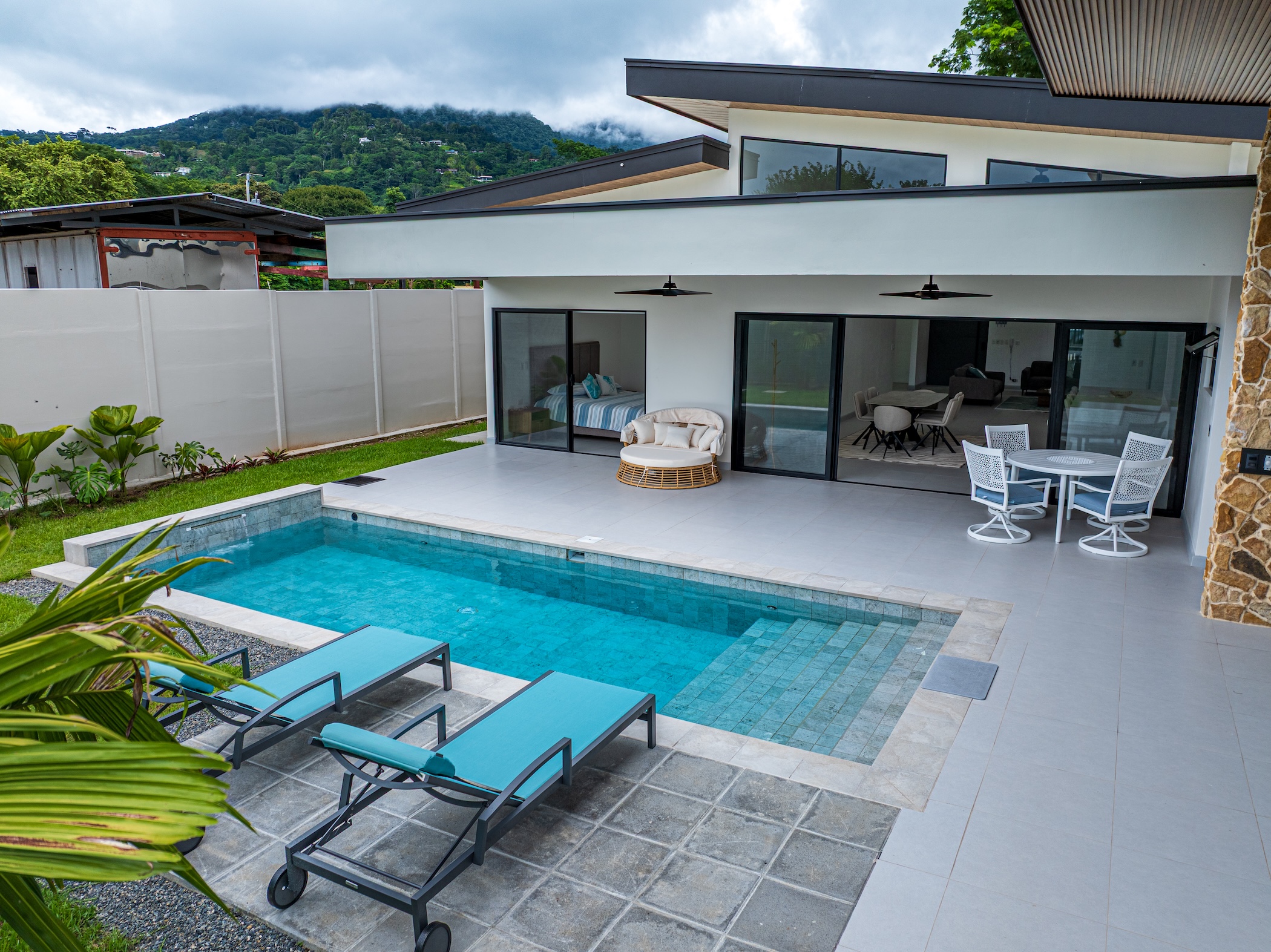 CASA LIBELULA BRAND-NEW MODERN TROPICAL HOME, IN UVITA