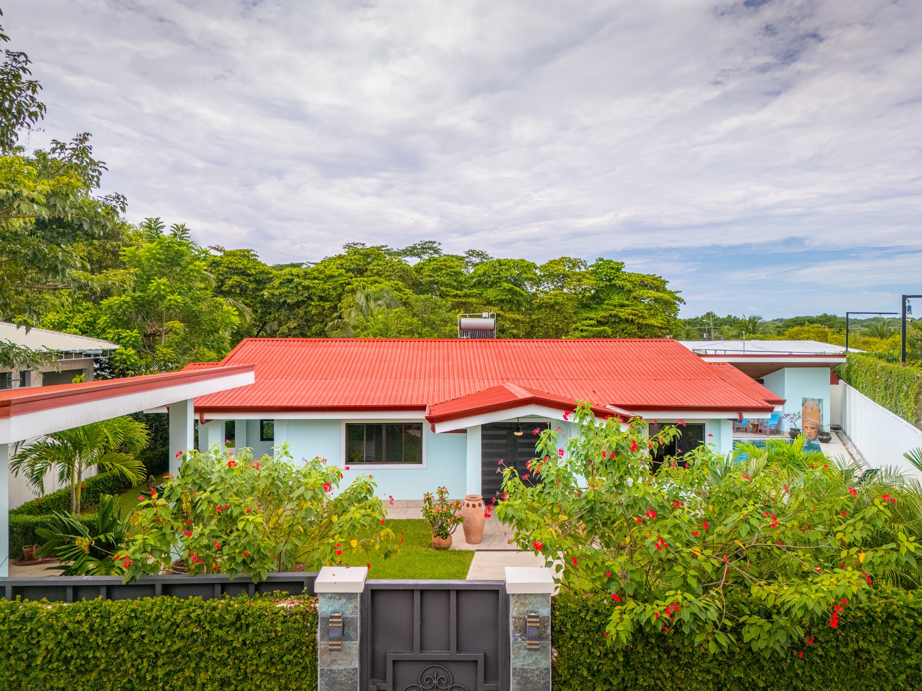 VILLA ESMERALDA RENOVATED HOUSE WITH POOL, IN UVITA