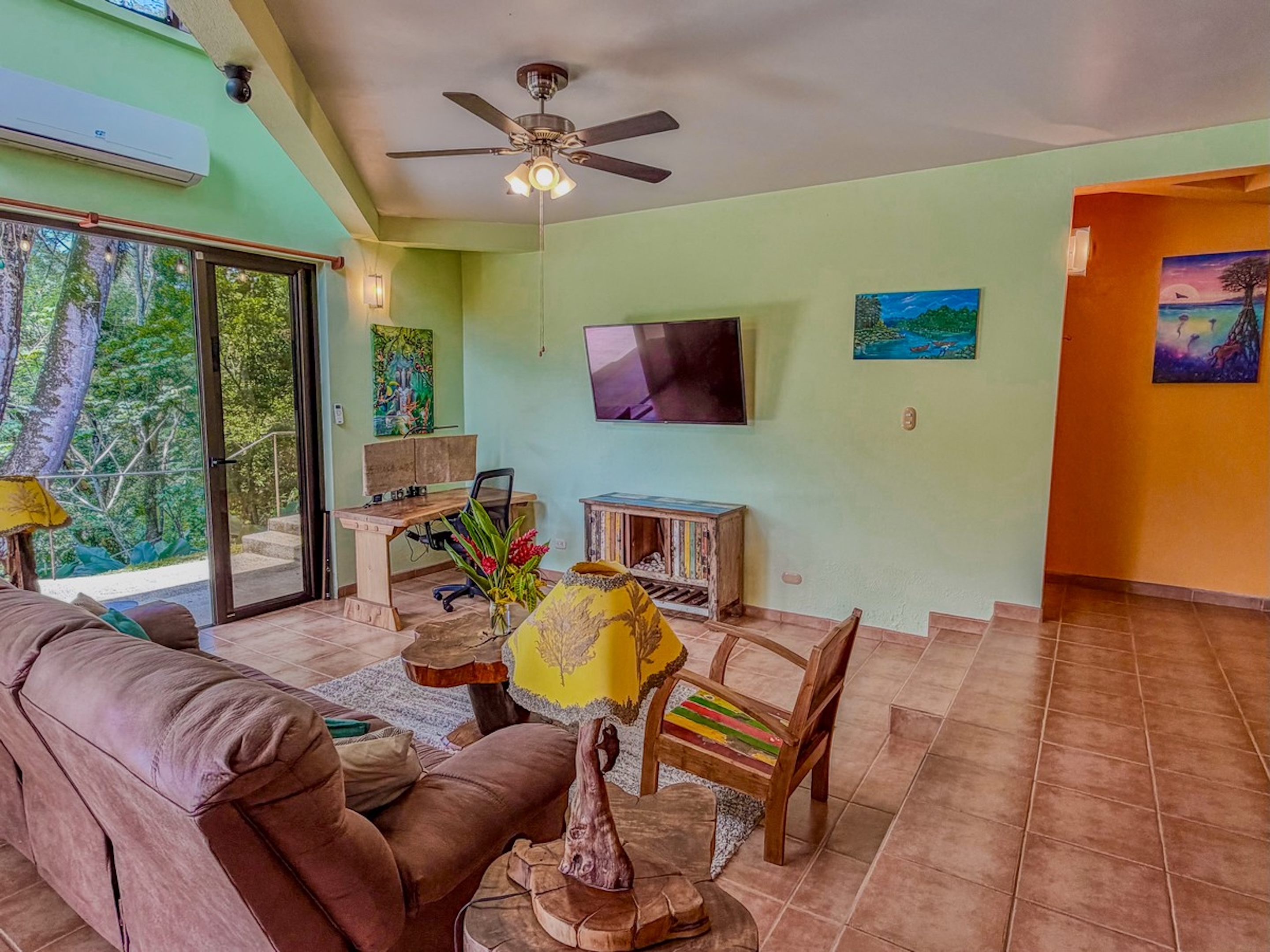 MOUNTAIN RETREAT IN LAGUNAS DE BARÚ – FULLY FURNISHED & TWO 4X4 VEHICLES INCLUDED