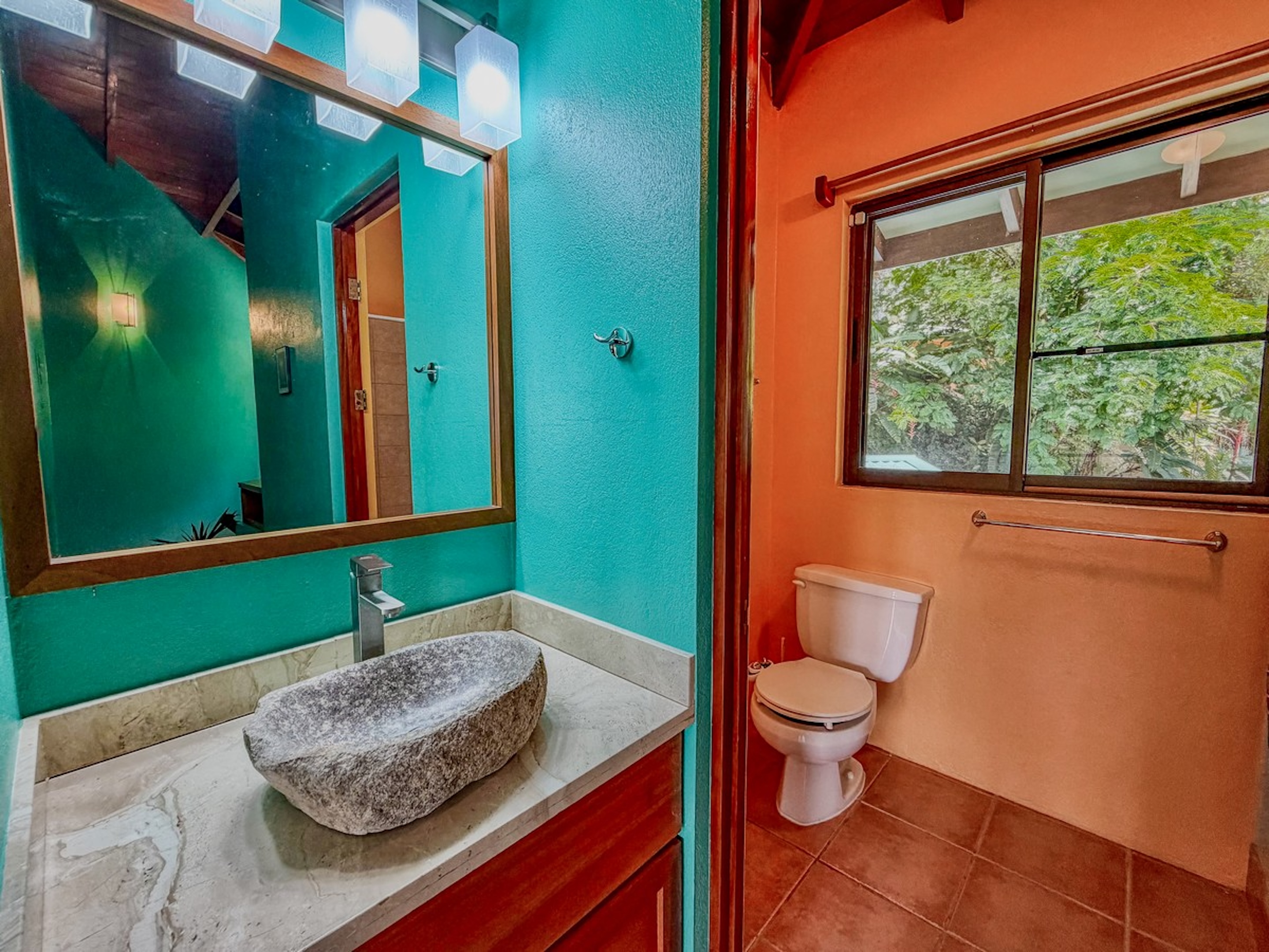 MOUNTAIN RETREAT IN LAGUNAS DE BARÚ – FULLY FURNISHED & TWO 4X4 VEHICLES INCLUDED