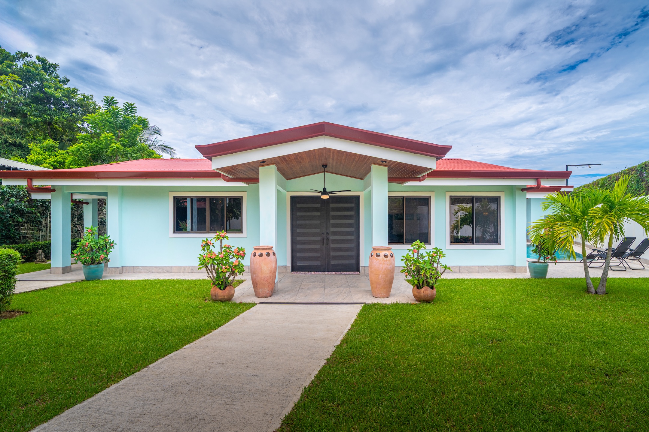 VILLA ESMERALDA RENOVATED HOUSE WITH POOL, IN UVITA