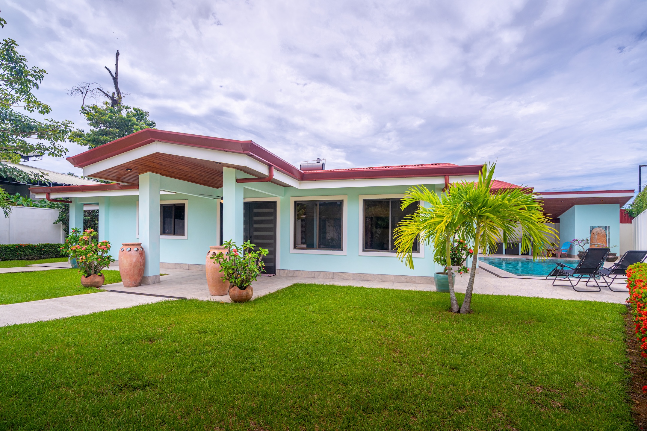 VILLA ESMERALDA RENOVATED HOUSE WITH POOL, IN UVITA