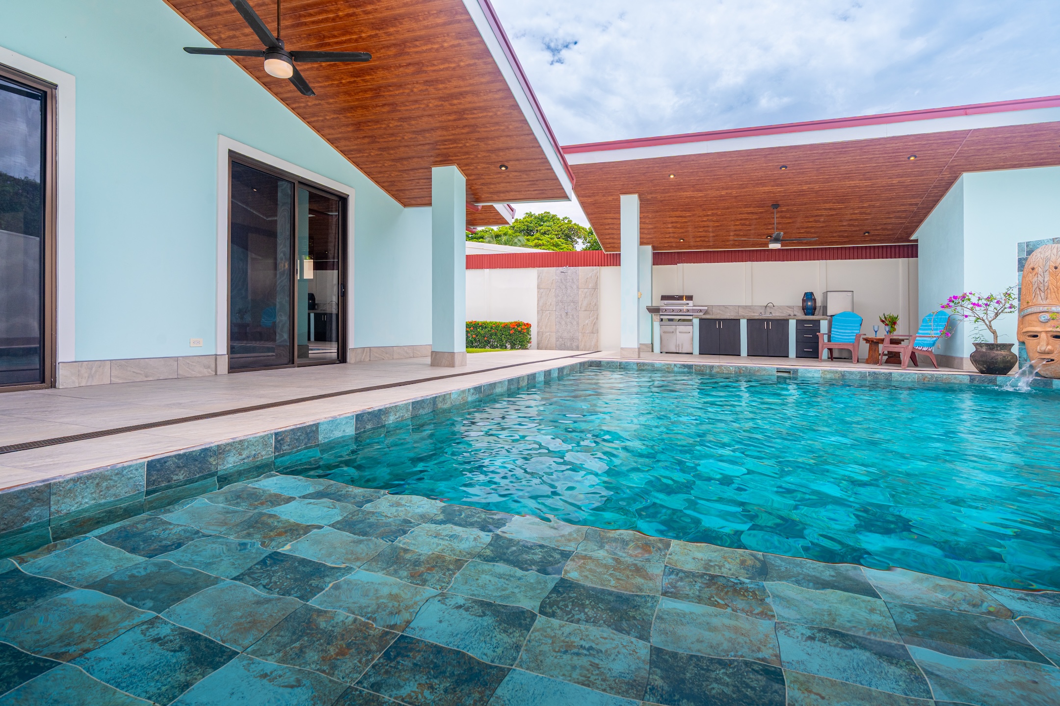 VILLA ESMERALDA RENOVATED HOUSE WITH POOL, IN UVITA