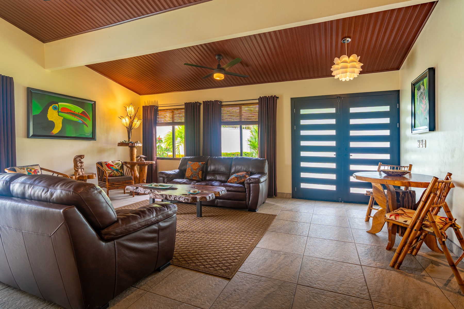 VILLA ESMERALDA RENOVATED HOUSE WITH POOL, IN UVITA