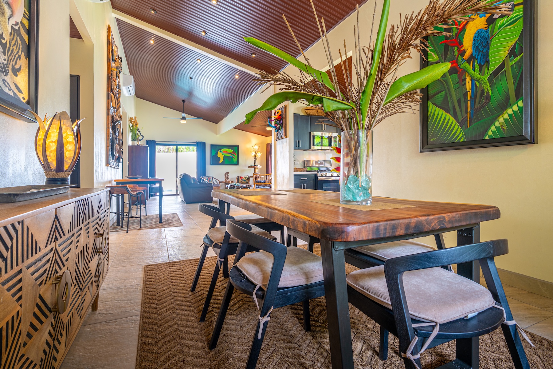 VILLA ESMERALDA RENOVATED HOUSE WITH POOL, IN UVITA