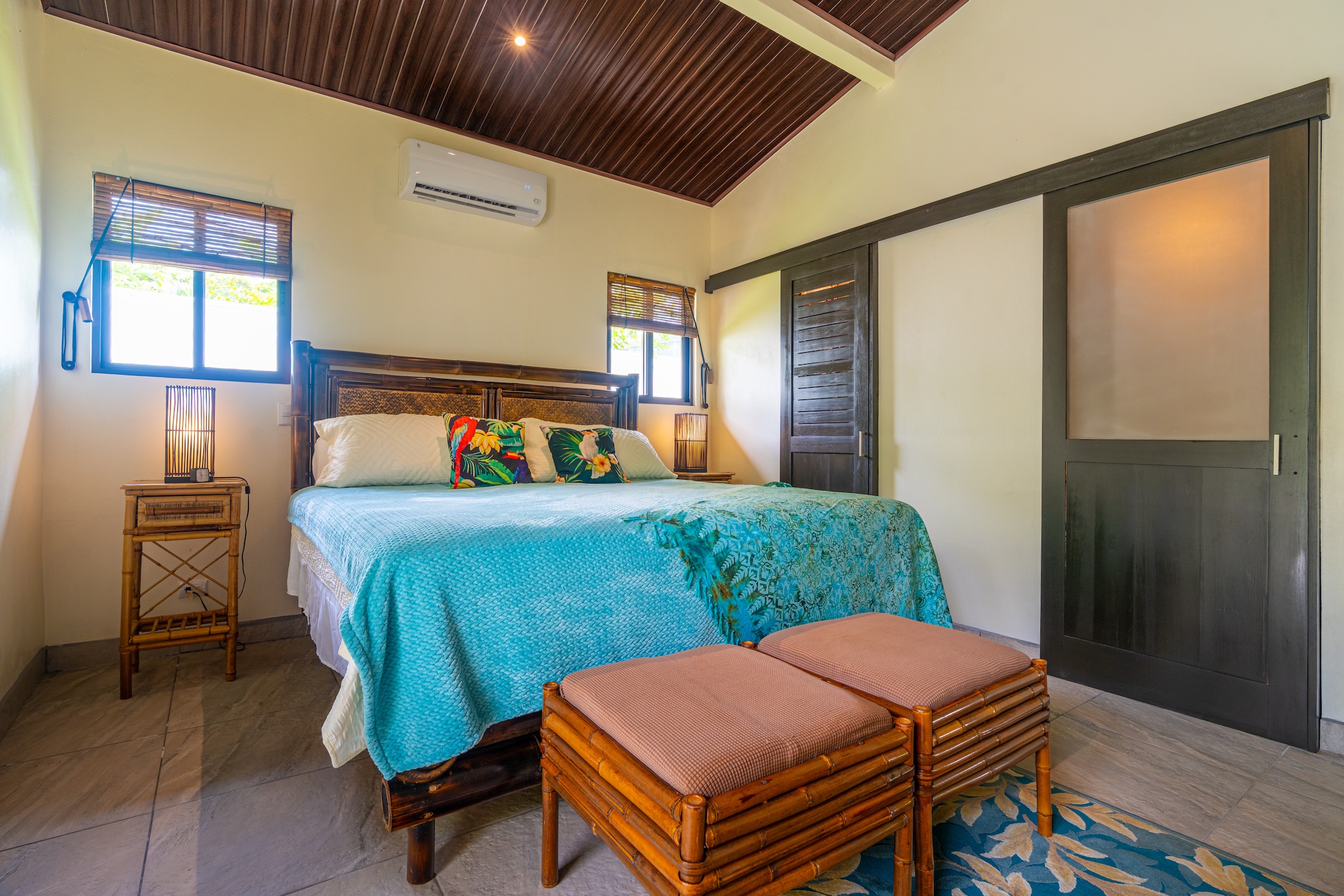 VILLA ESMERALDA RENOVATED HOUSE WITH POOL, IN UVITA