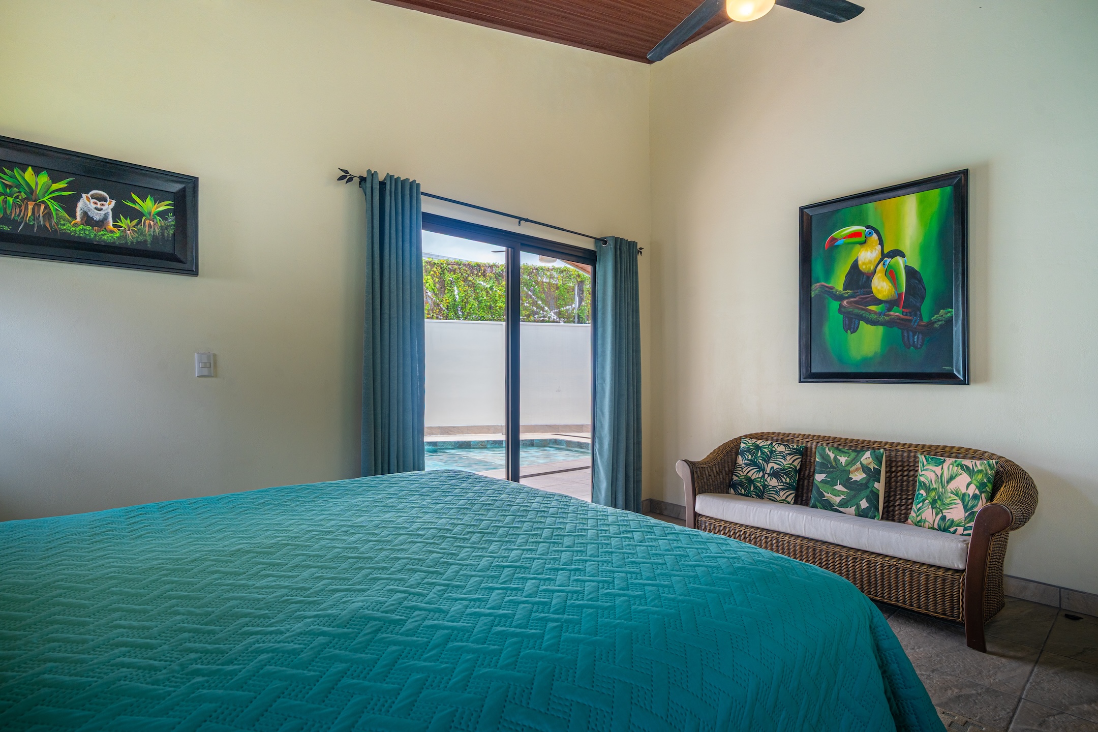 VILLA ESMERALDA RENOVATED HOUSE WITH POOL, IN UVITA