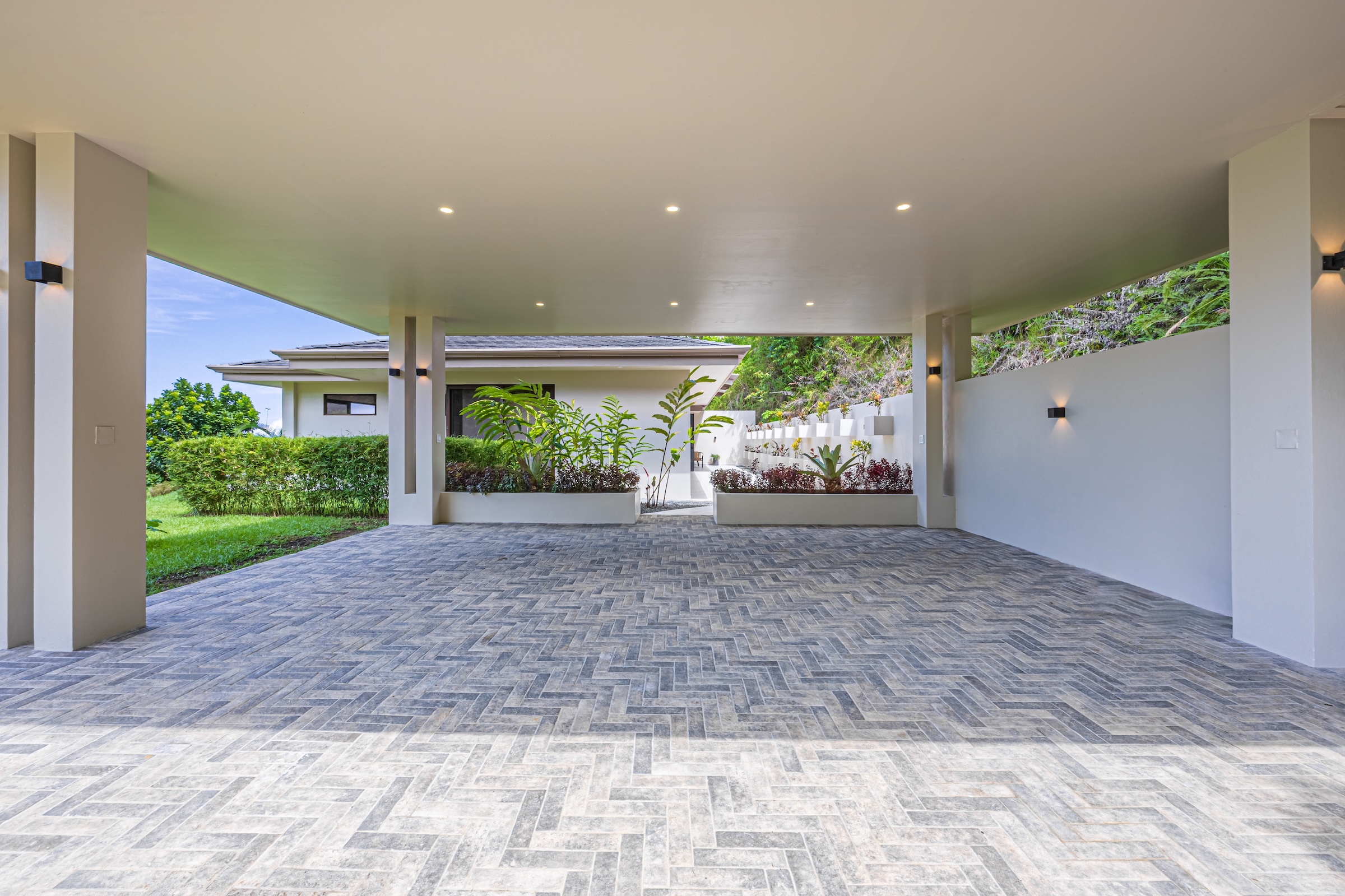 PRIVATE RESIDENCE WITH POOL AND OCEAN AND SUNSET VIEWS, IN OJOCHAL – 1.74 ACRES