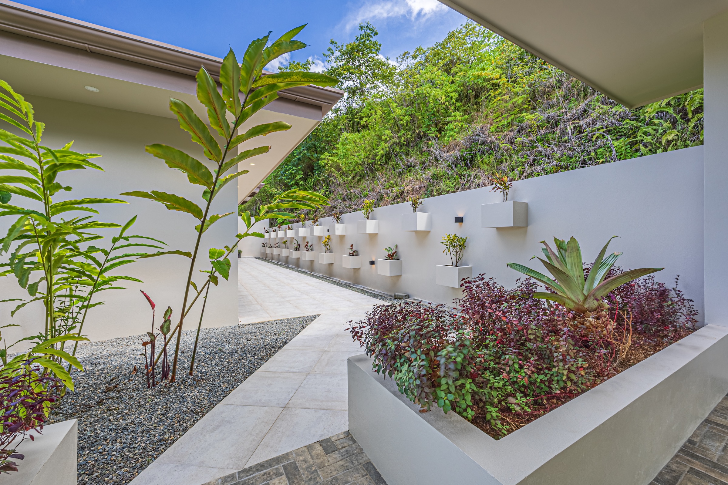 PRIVATE RESIDENCE WITH POOL AND OCEAN AND SUNSET VIEWS, IN OJOCHAL – 1.74 ACRES