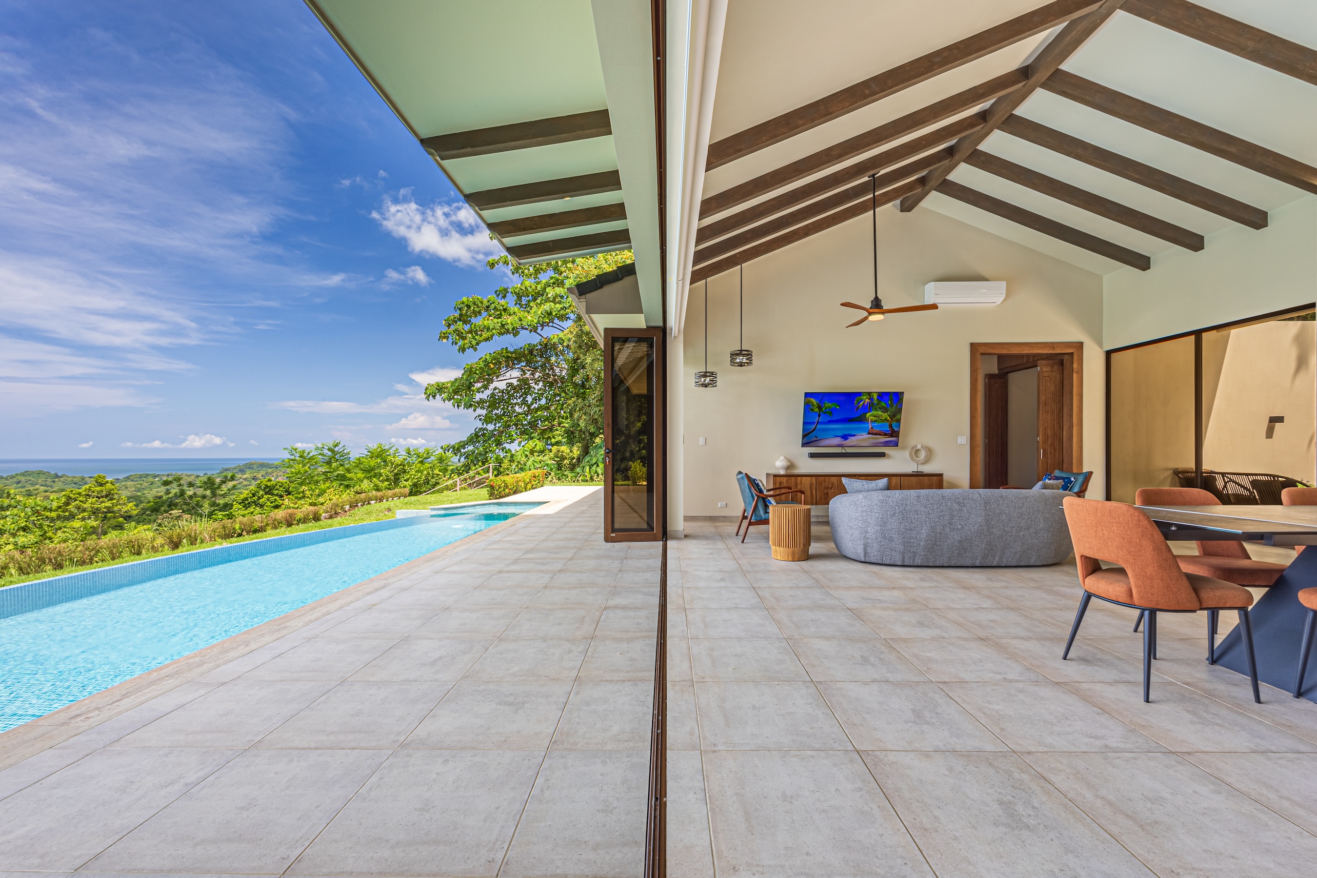 PRIVATE RESIDENCE WITH POOL AND OCEAN AND SUNSET VIEWS, IN OJOCHAL – 1.74 ACRES