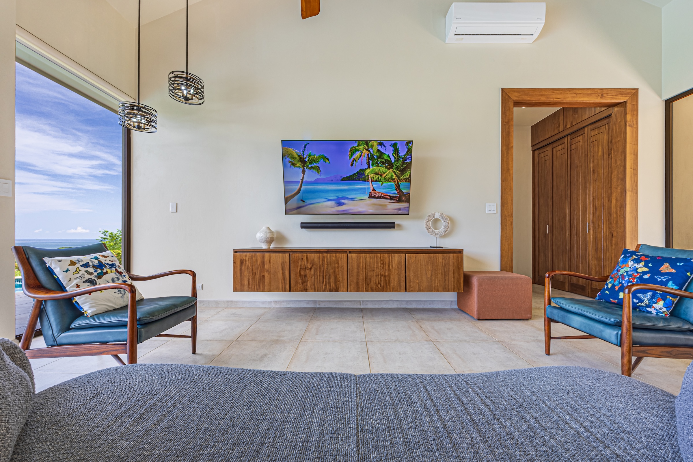 PRIVATE RESIDENCE WITH POOL AND OCEAN AND SUNSET VIEWS, IN OJOCHAL – 1.74 ACRES