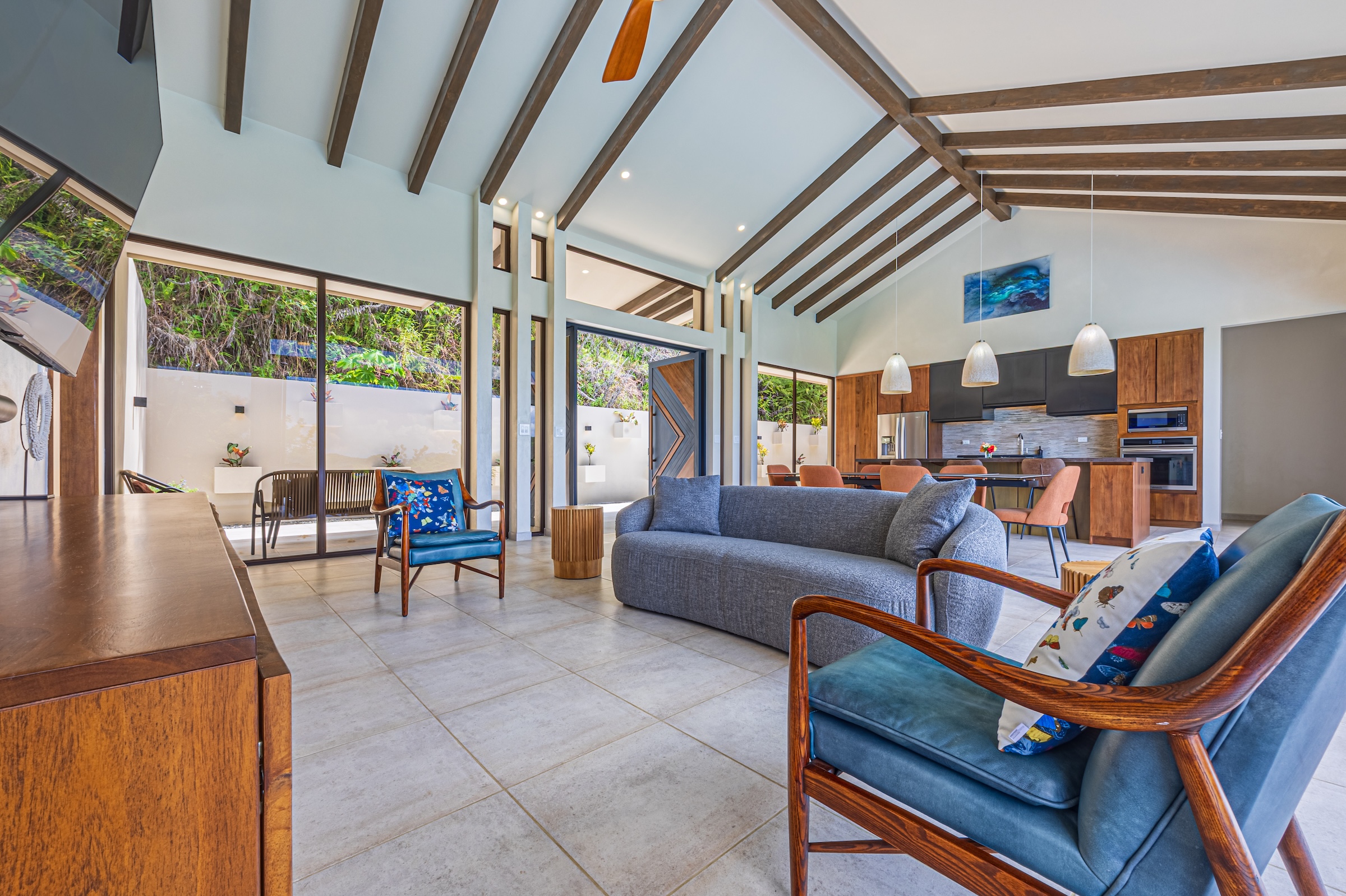 PRIVATE RESIDENCE WITH POOL AND OCEAN AND SUNSET VIEWS, IN OJOCHAL – 1.74 ACRES