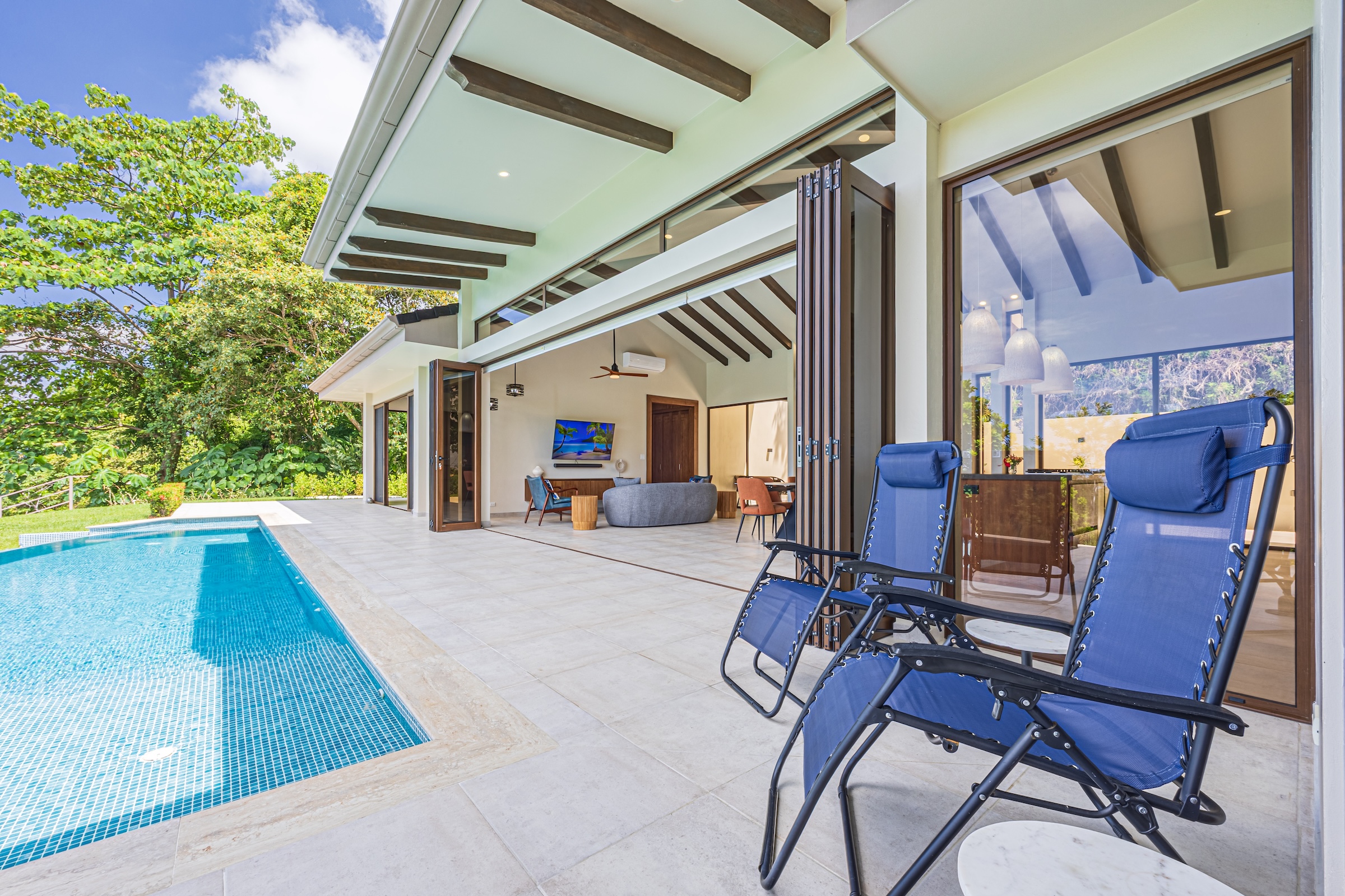 PRIVATE RESIDENCE WITH POOL AND OCEAN AND SUNSET VIEWS, IN OJOCHAL – 1.74 ACRES