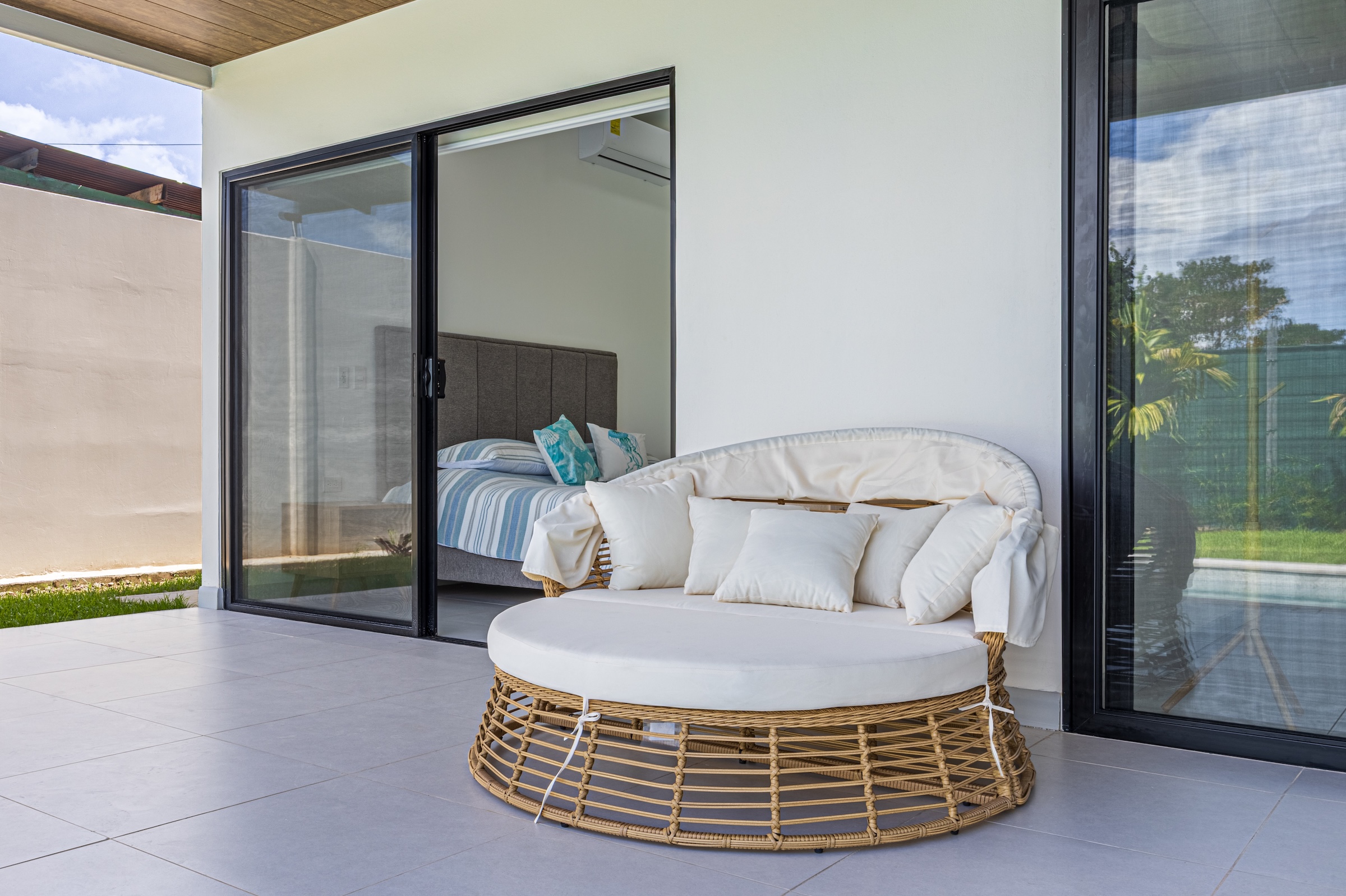 CASA LIBELULA BRAND-NEW MODERN TROPICAL HOME, IN UVITA