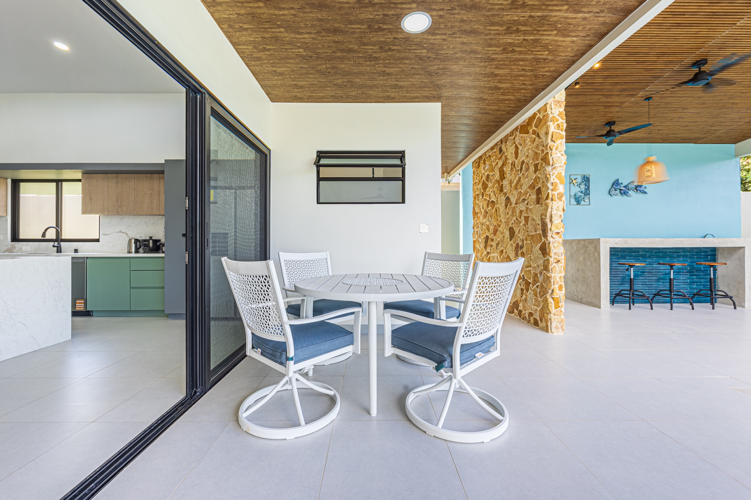 CASA LIBELULA BRAND-NEW MODERN TROPICAL HOME, IN UVITA
