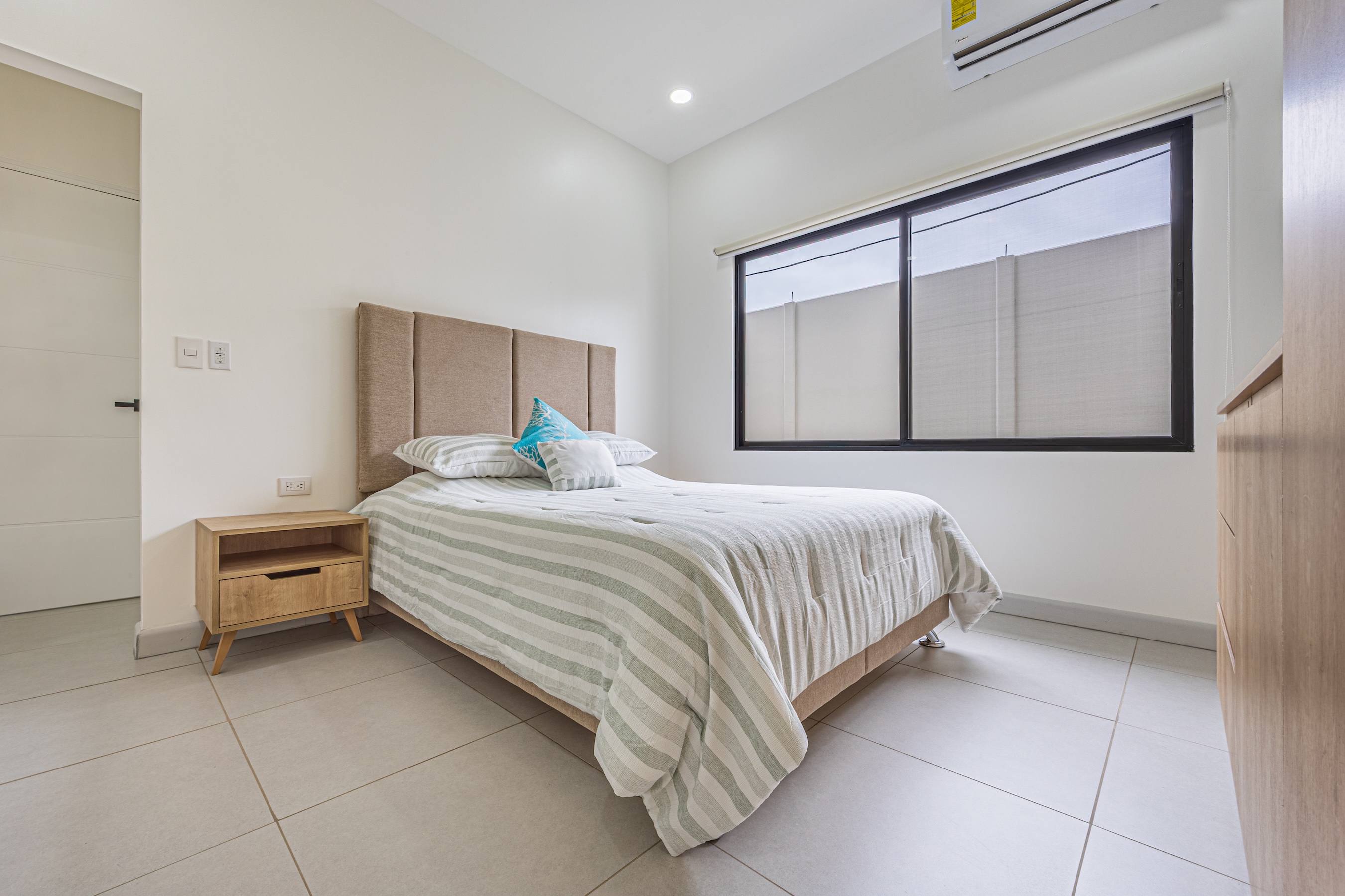 CASA LIBELULA BRAND-NEW MODERN TROPICAL HOME, IN UVITA