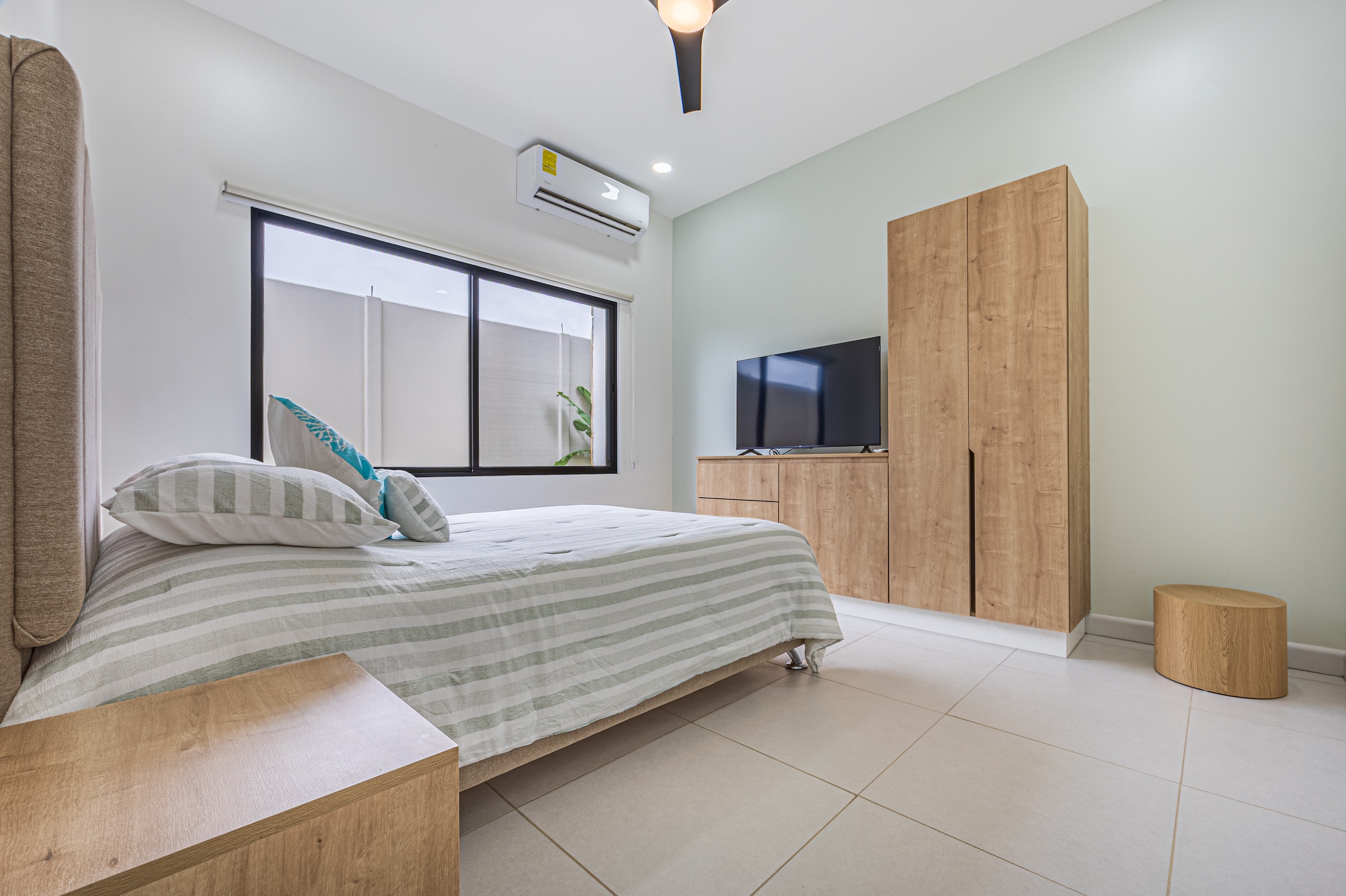 CASA LIBELULA BRAND-NEW MODERN TROPICAL HOME, IN UVITA