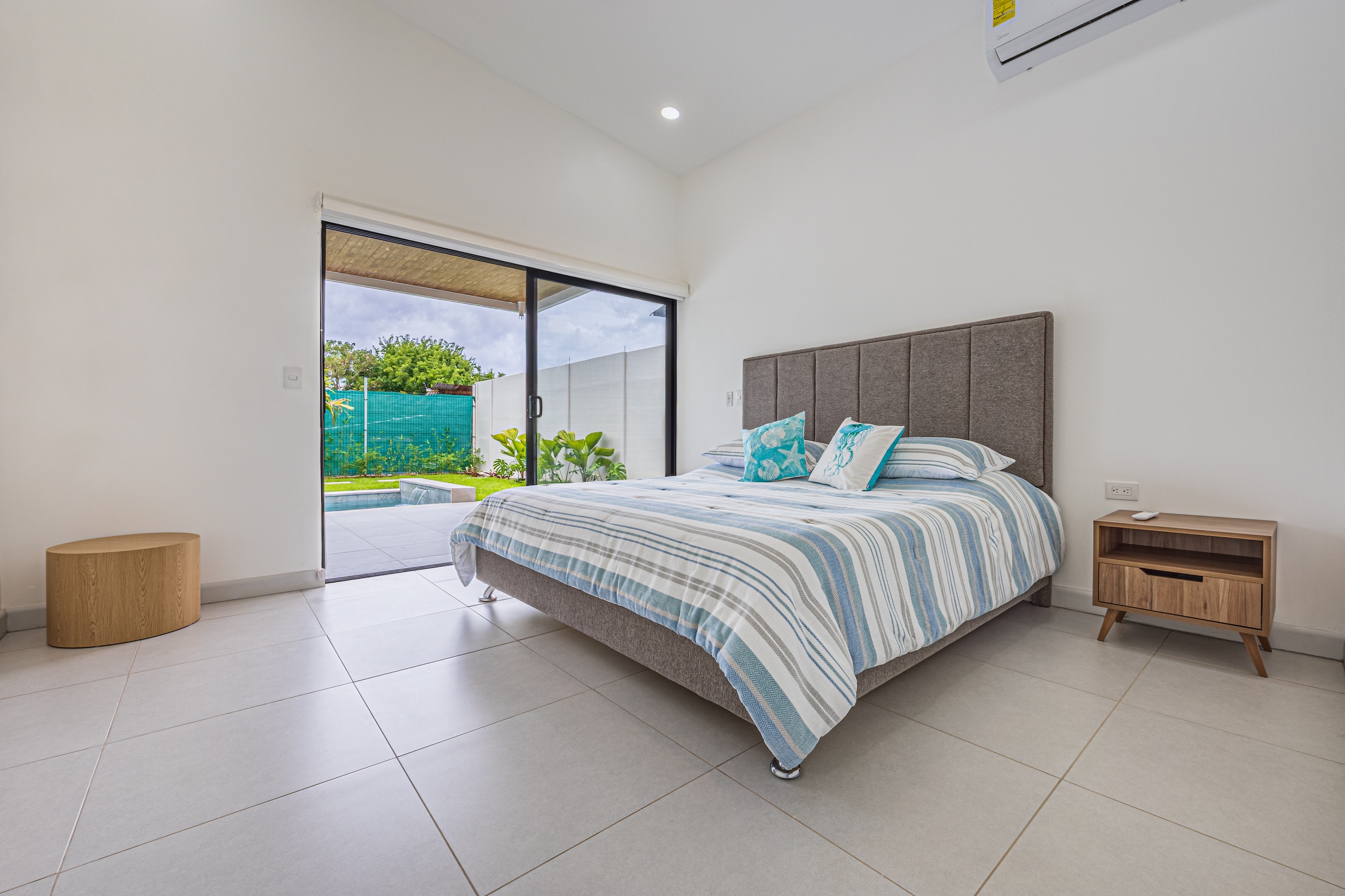 CASA LIBELULA BRAND-NEW MODERN TROPICAL HOME, IN UVITA