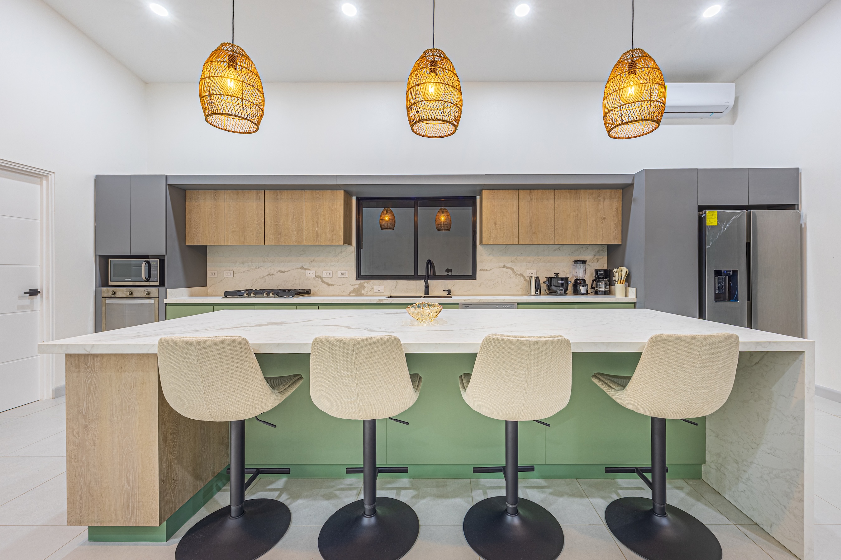 CASA LIBELULA BRAND-NEW MODERN TROPICAL HOME, IN UVITA