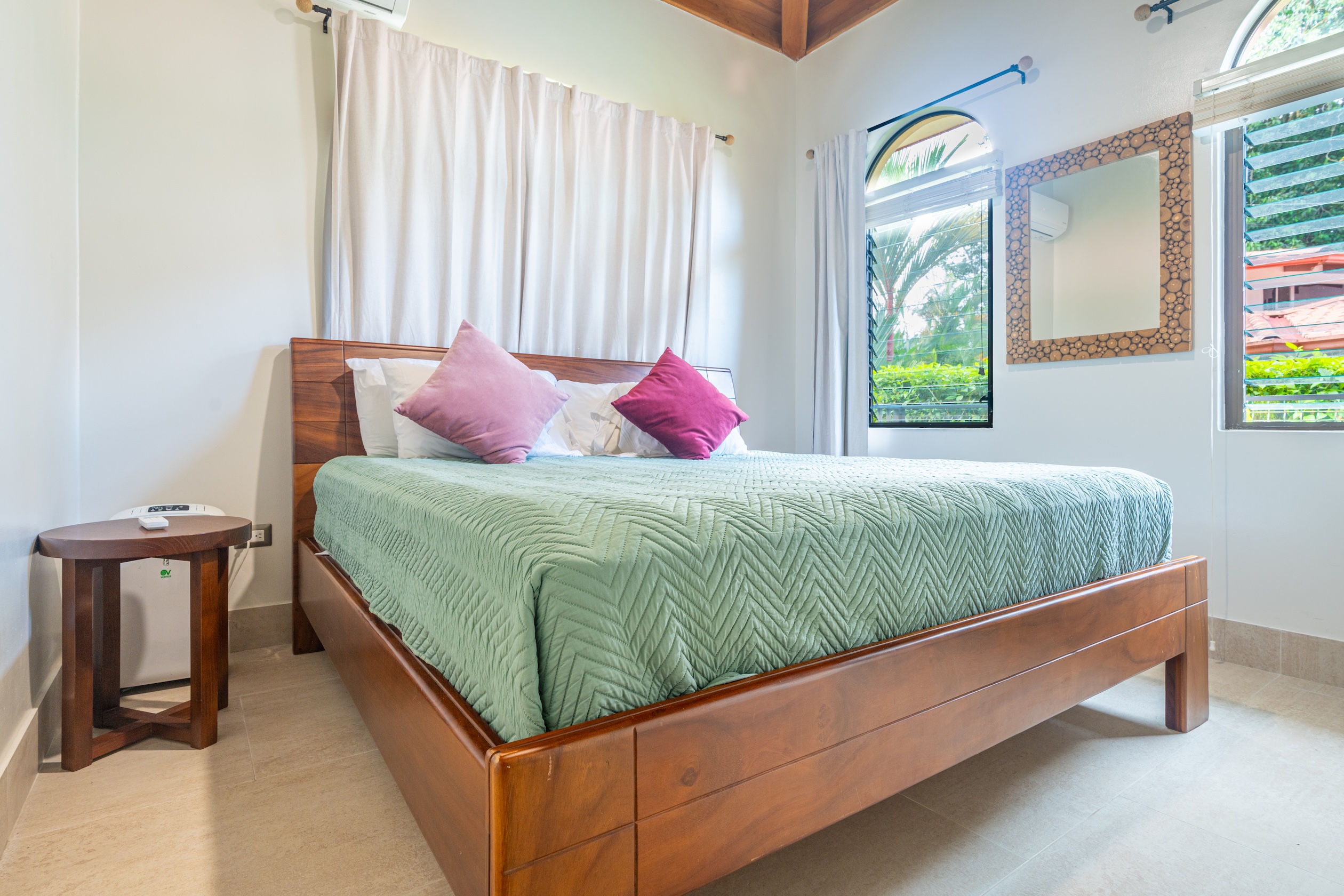 REMODELED 3-BEDROOM HOUSE WITH POOL, IN OJOCHAL