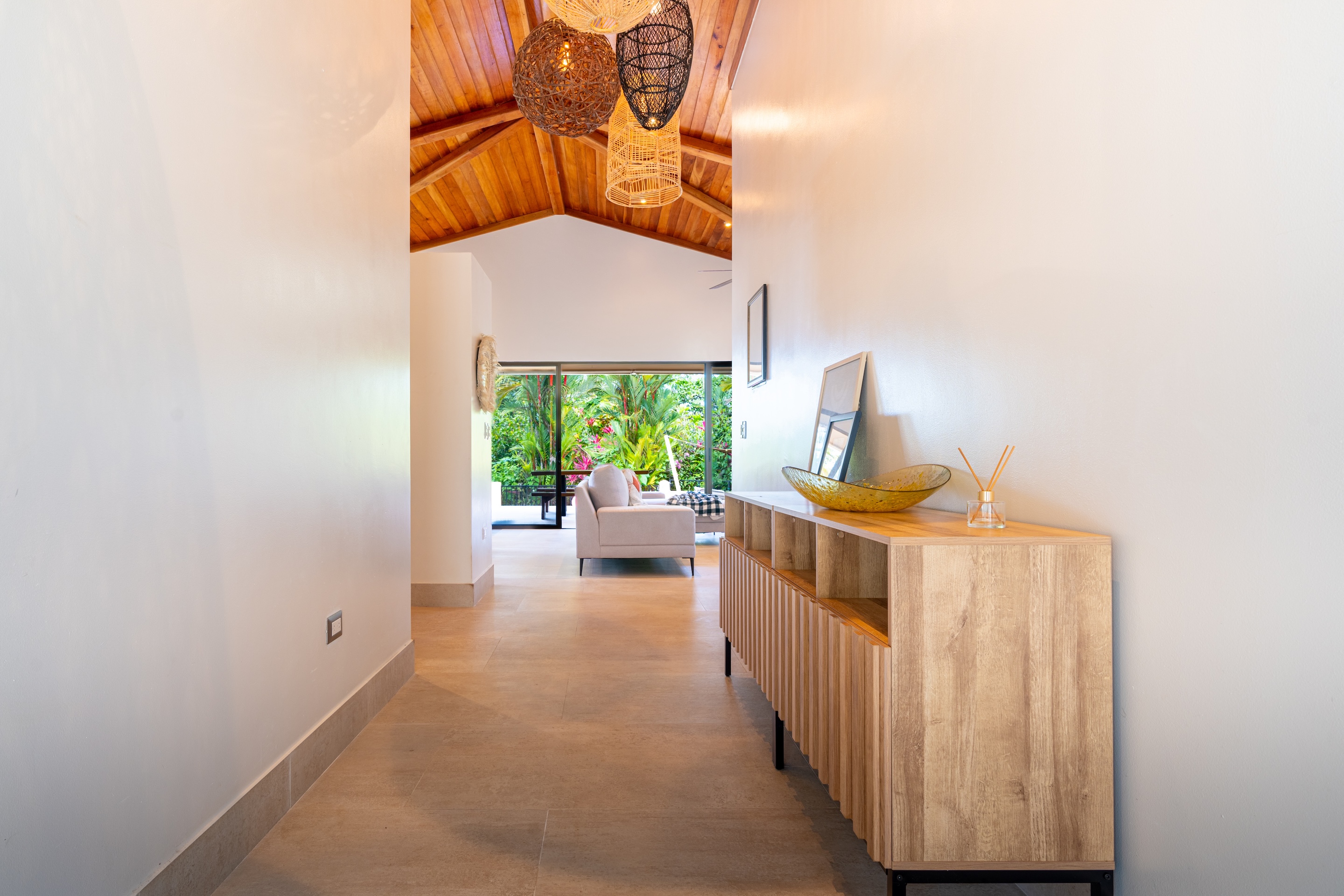 REMODELED 3-BEDROOM HOUSE WITH POOL, IN OJOCHAL