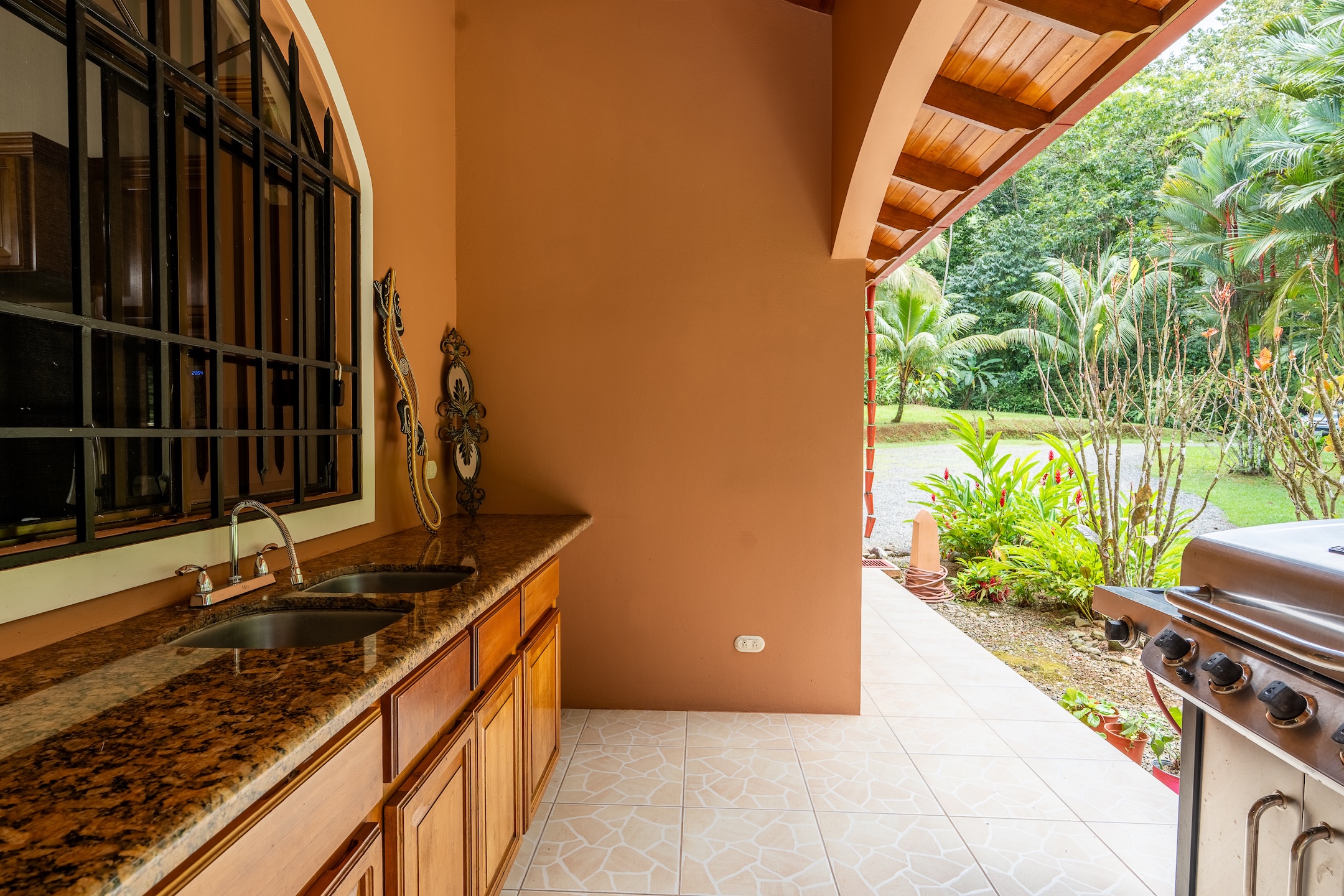 TROPICAL HOME WITH 2-BEDROOM POOL AND STREAM, IN OJOCHAL – 1.6 ACRES