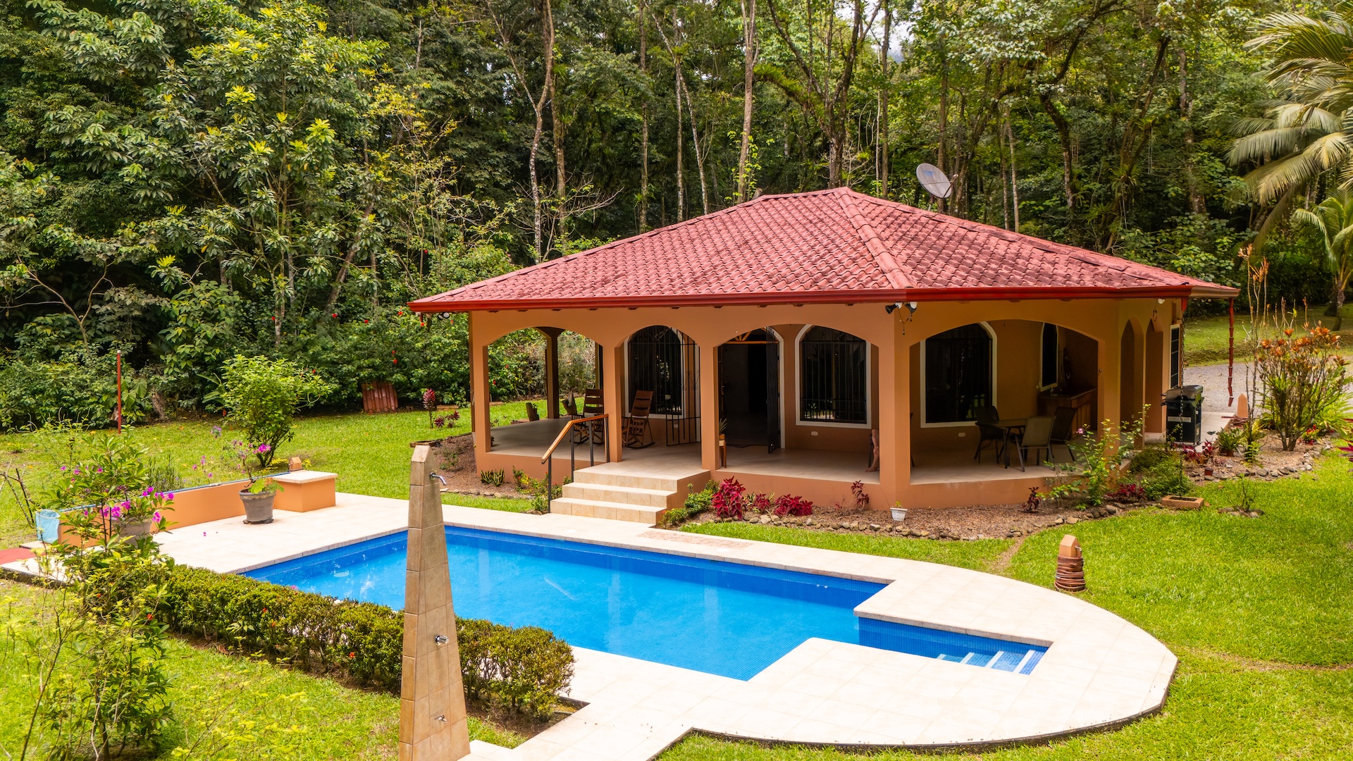 TROPICAL HOME WITH 2-BEDROOM POOL AND STREAM, IN OJOCHAL – 1.6 ACRES