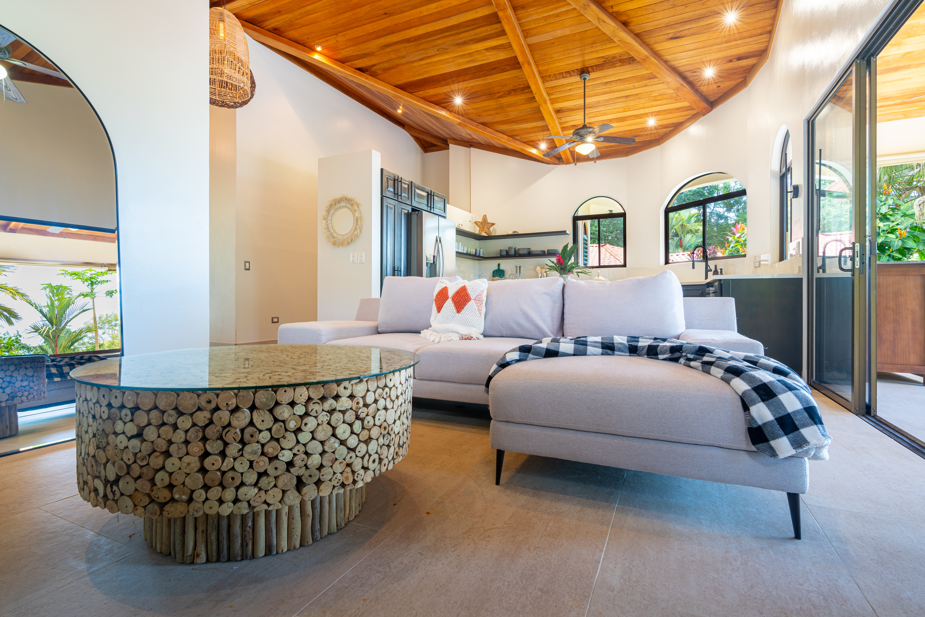 REMODELED 3-BEDROOM HOUSE WITH POOL, IN OJOCHAL