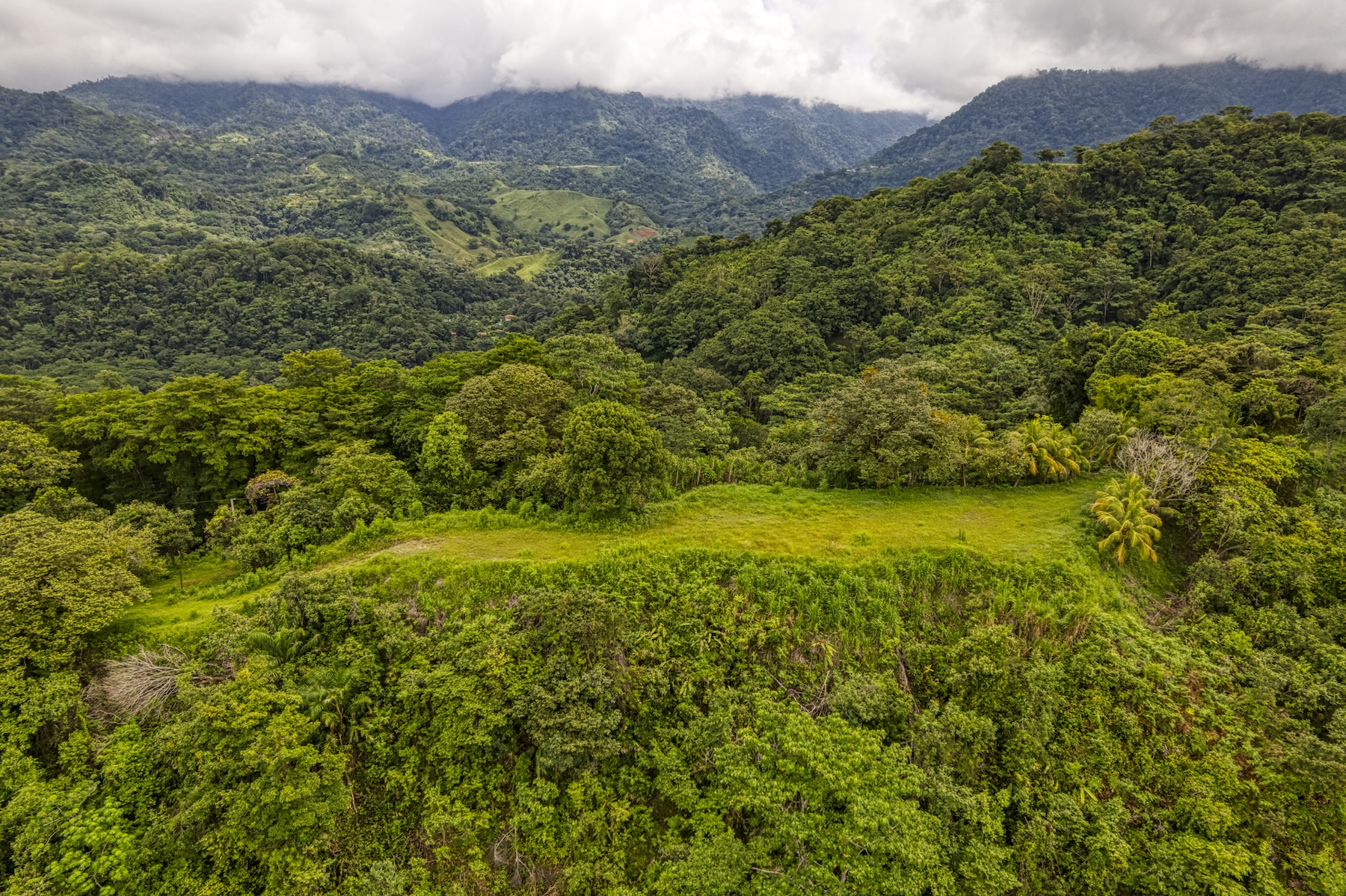 LOT 4 WITH A LARGE BUILDING AREA AND MOUNTAIN VIEWS, IN TRES RÍOS