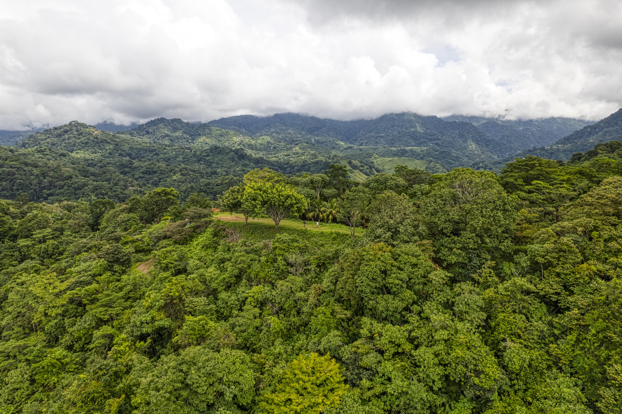 LOT 4 WITH A LARGE BUILDING AREA AND MOUNTAIN VIEWS, IN TRES RÍOS