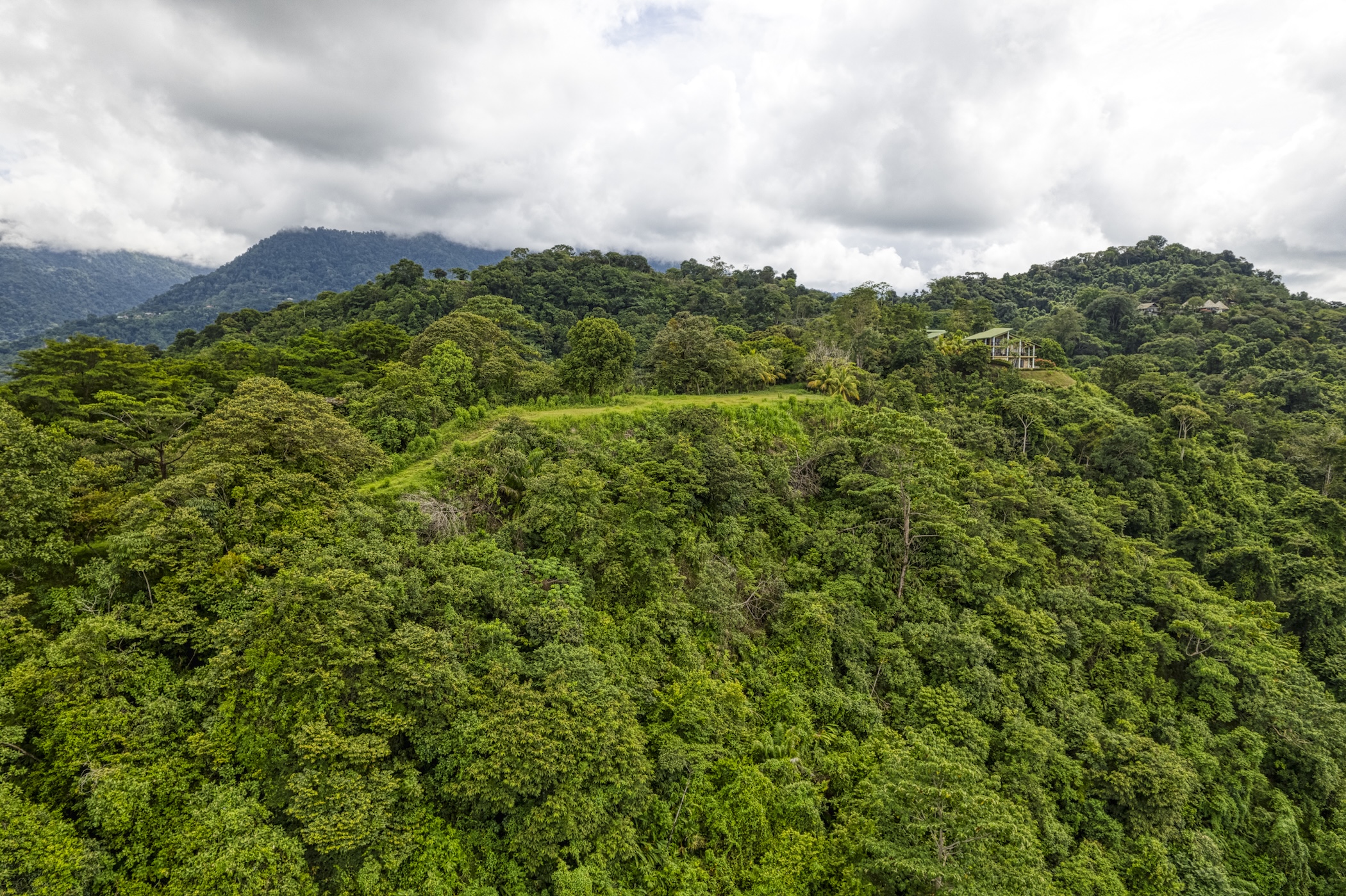 LOT 4 WITH A LARGE BUILDING AREA AND MOUNTAIN VIEWS, IN TRES RÍOS