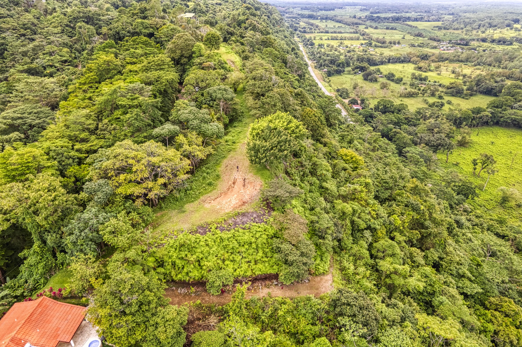LOT 4 WITH A LARGE BUILDING AREA AND MOUNTAIN VIEWS, IN TRES RÍOS